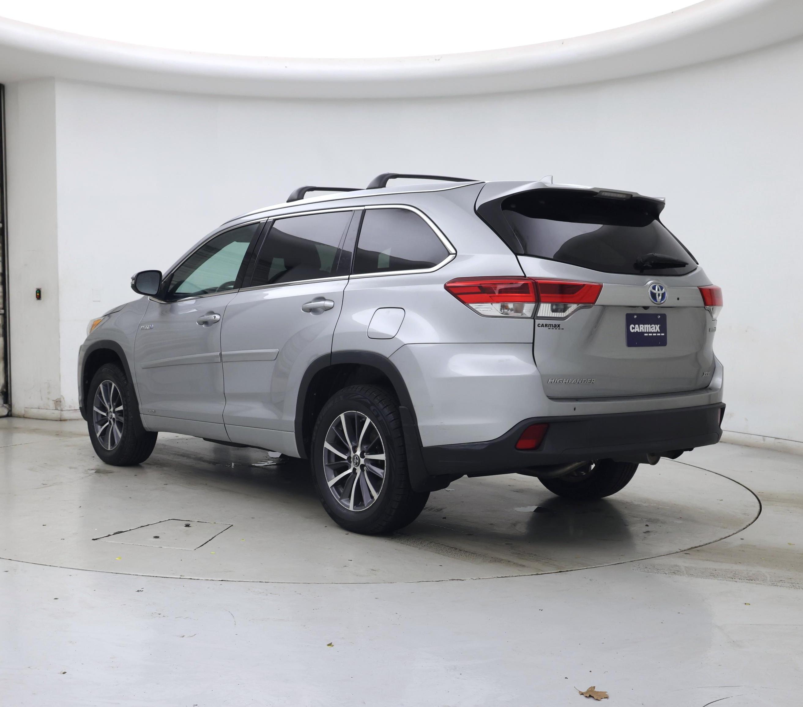 Thumbnail: 2017 Toyota Highlander - 2