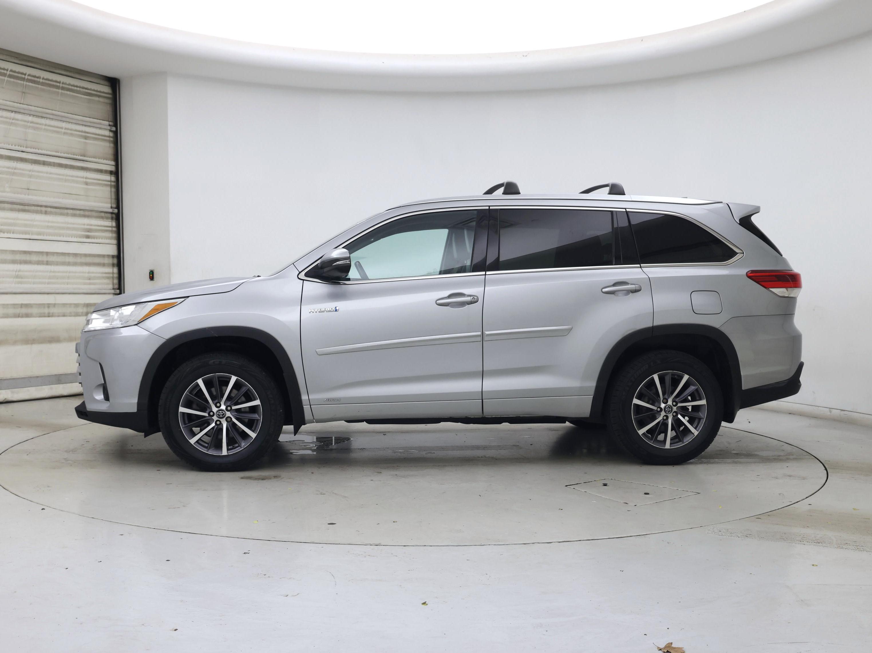 Thumbnail: 2017 Toyota Highlander - 3