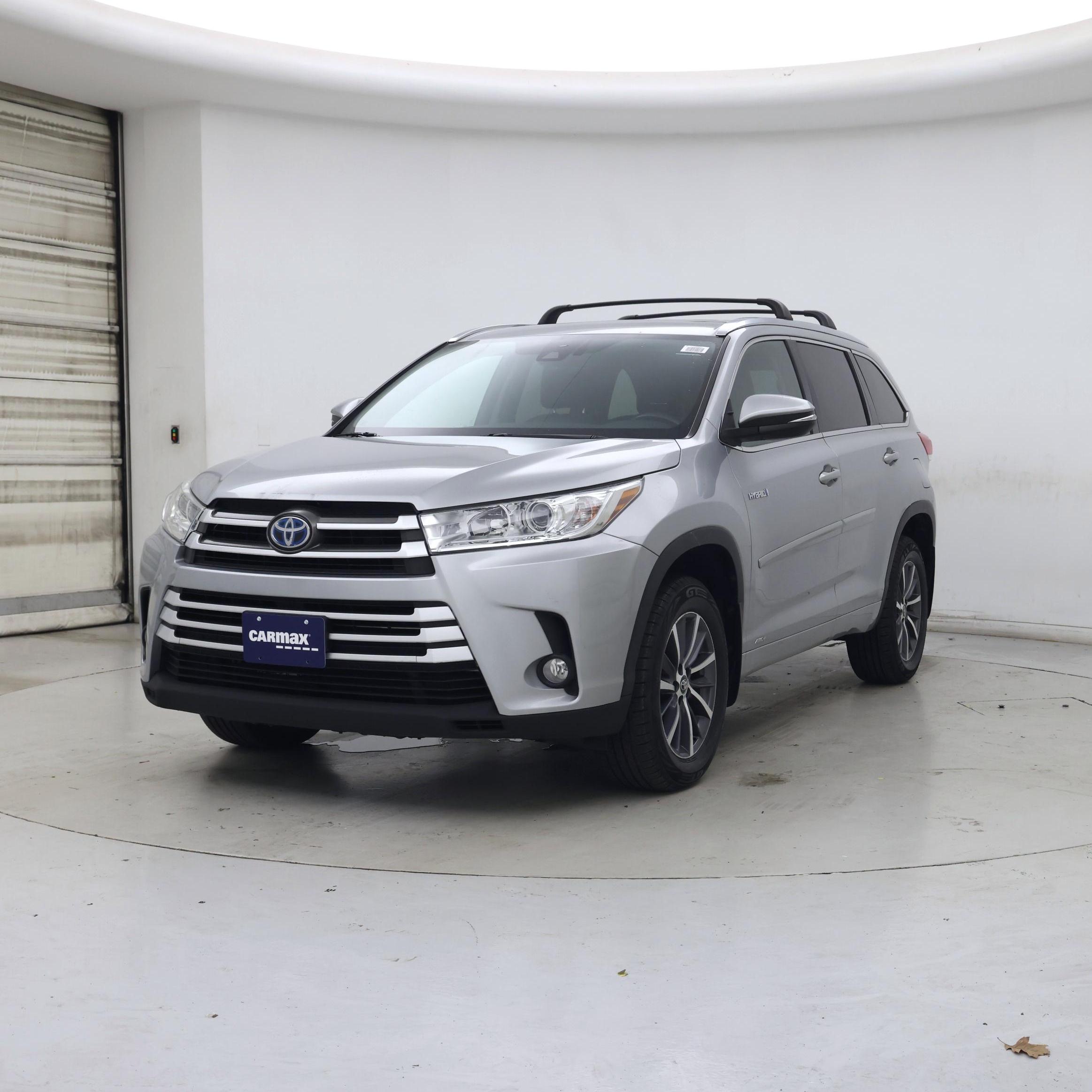 Thumbnail: 2017 Toyota Highlander - 4