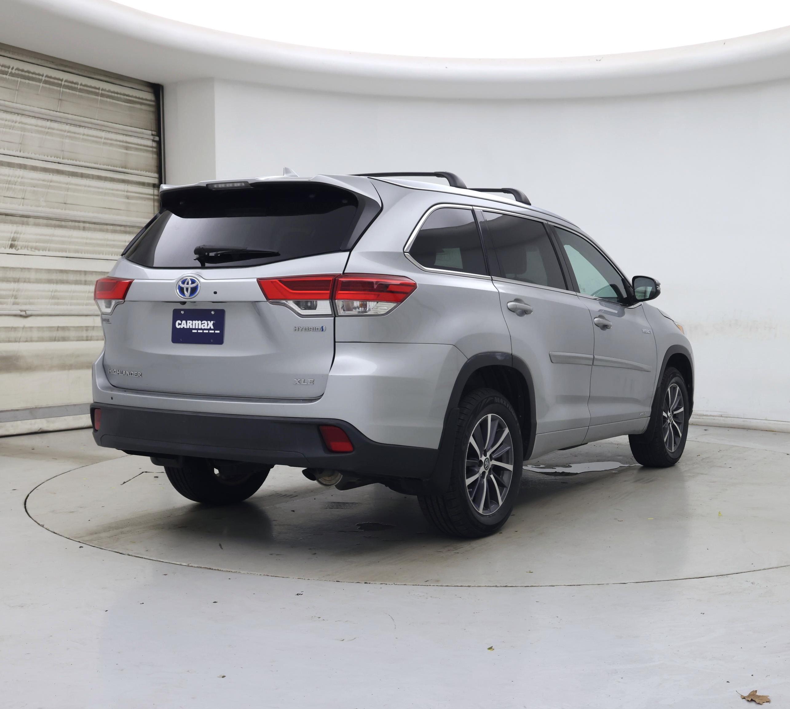 Thumbnail: 2017 Toyota Highlander - 8