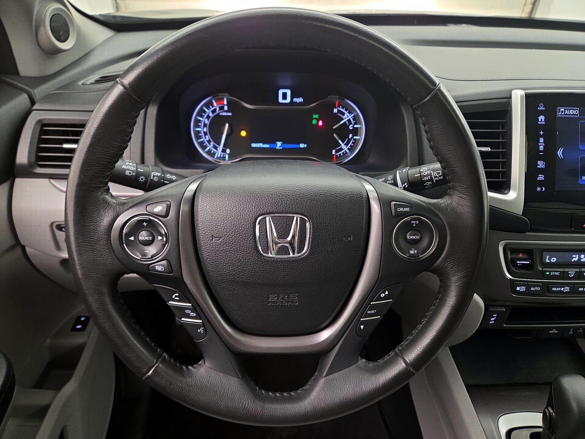 Thumbnail: 2017 Honda Pilot - 10