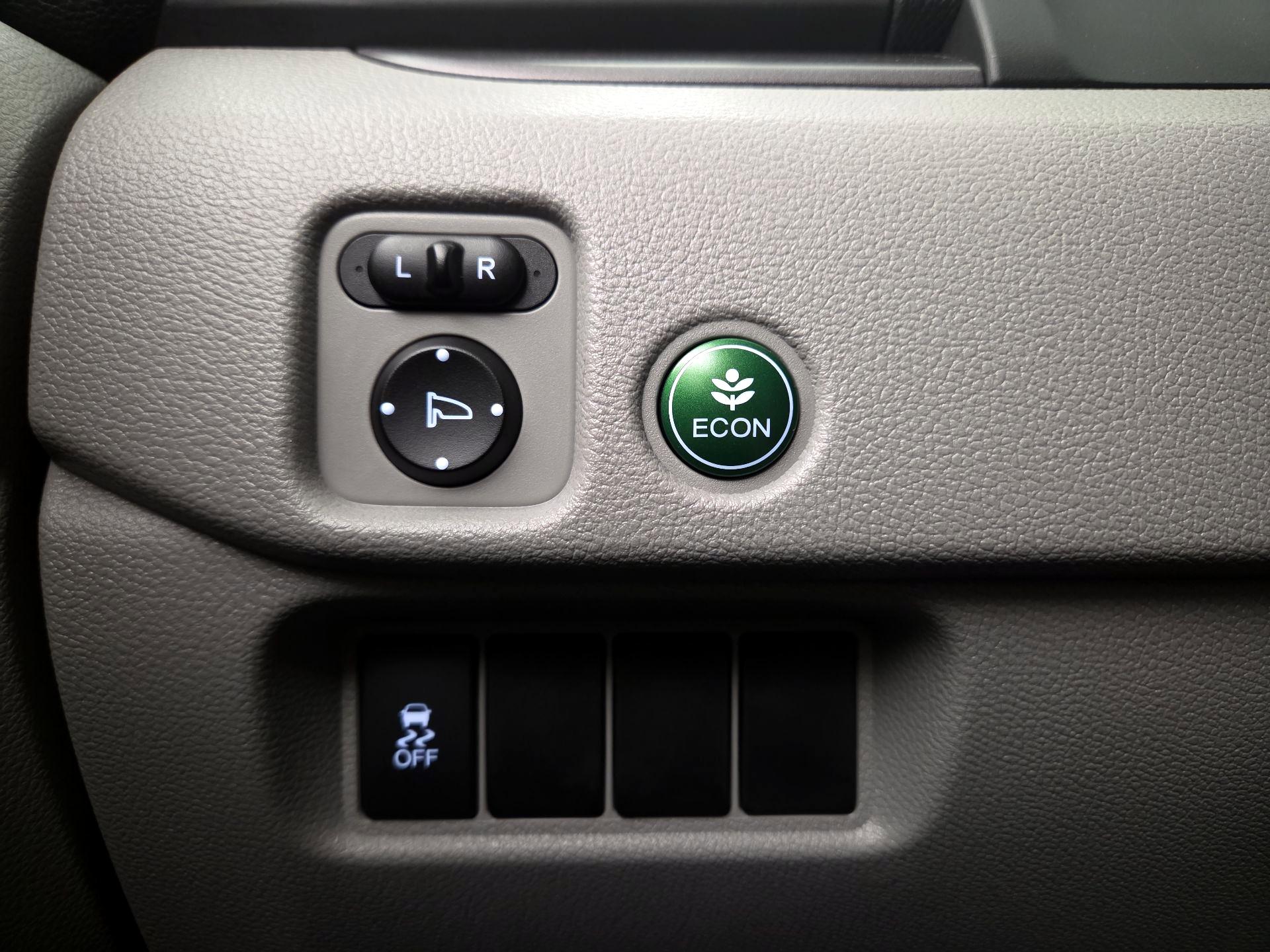 Thumbnail: 2017 Honda Pilot - 13