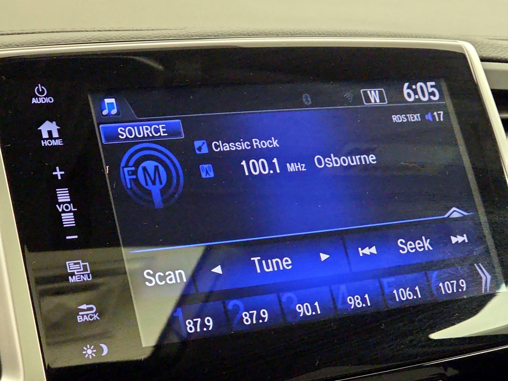 Thumbnail: 2017 Honda Pilot - 15