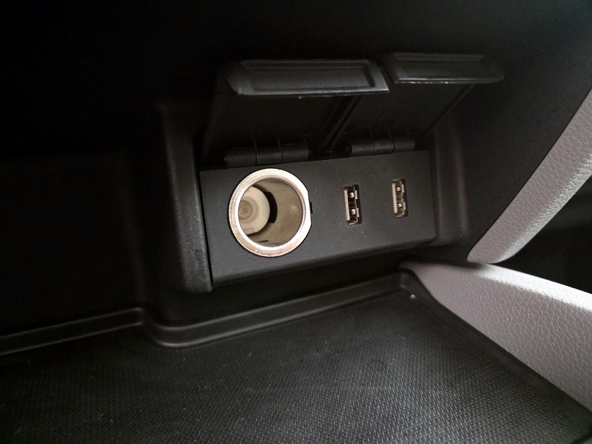 Thumbnail: 2017 Honda Pilot - 18