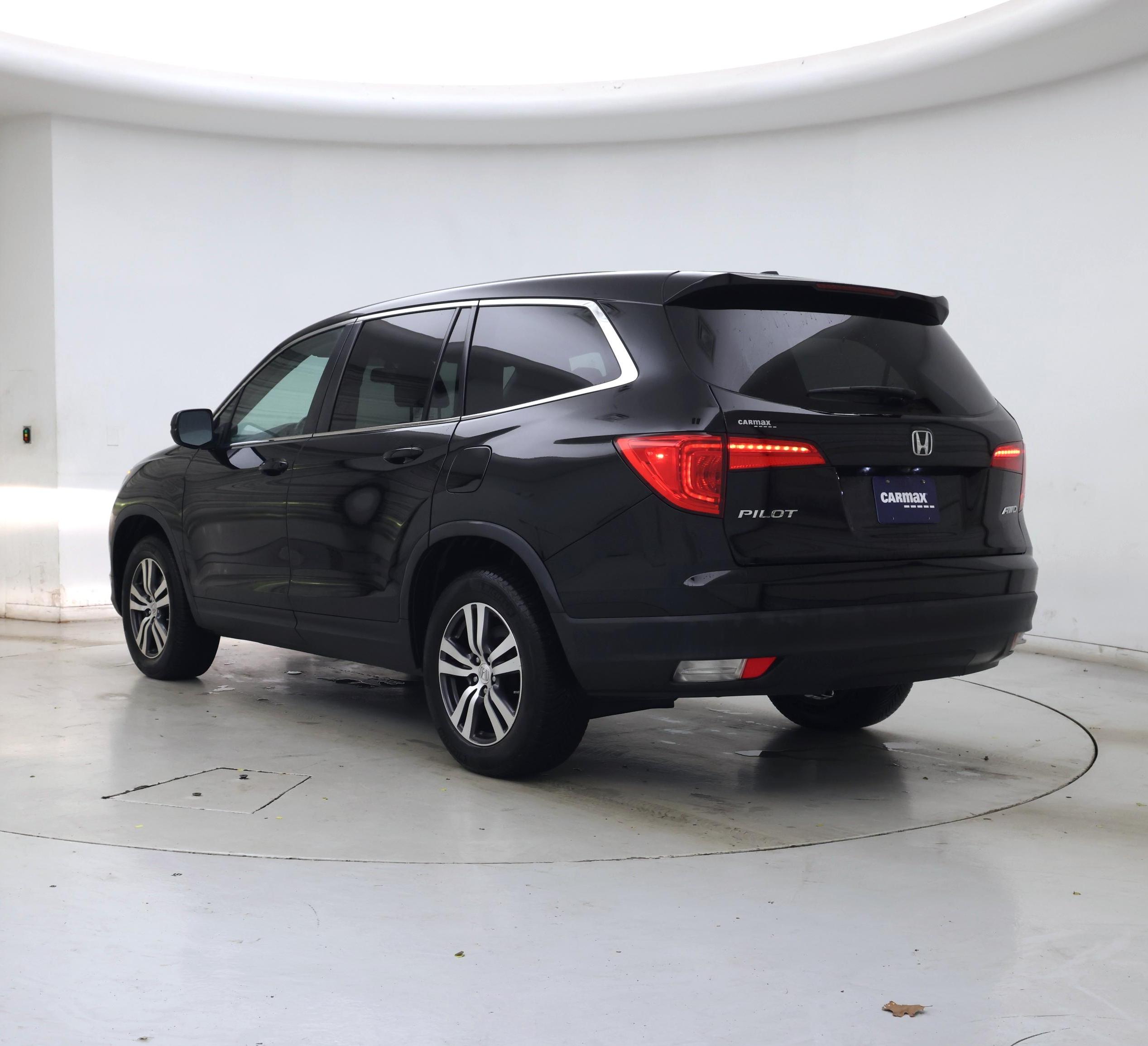 Thumbnail: 2017 Honda Pilot - 2