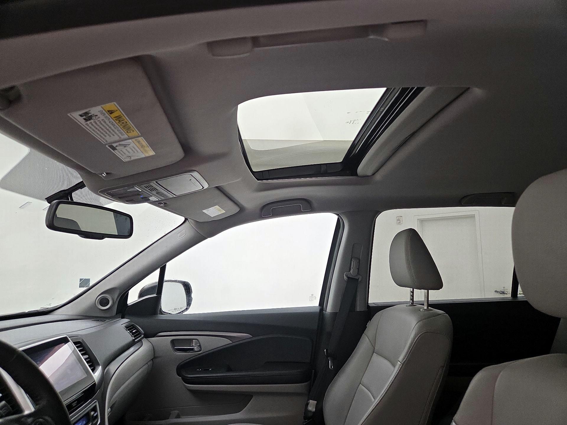 Thumbnail: 2017 Honda Pilot - 19