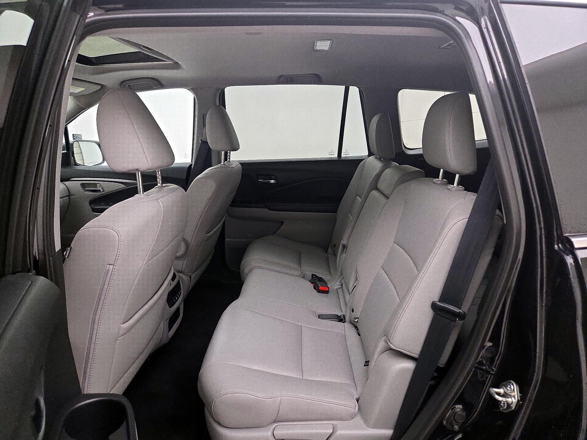 Thumbnail: 2017 Honda Pilot - 20