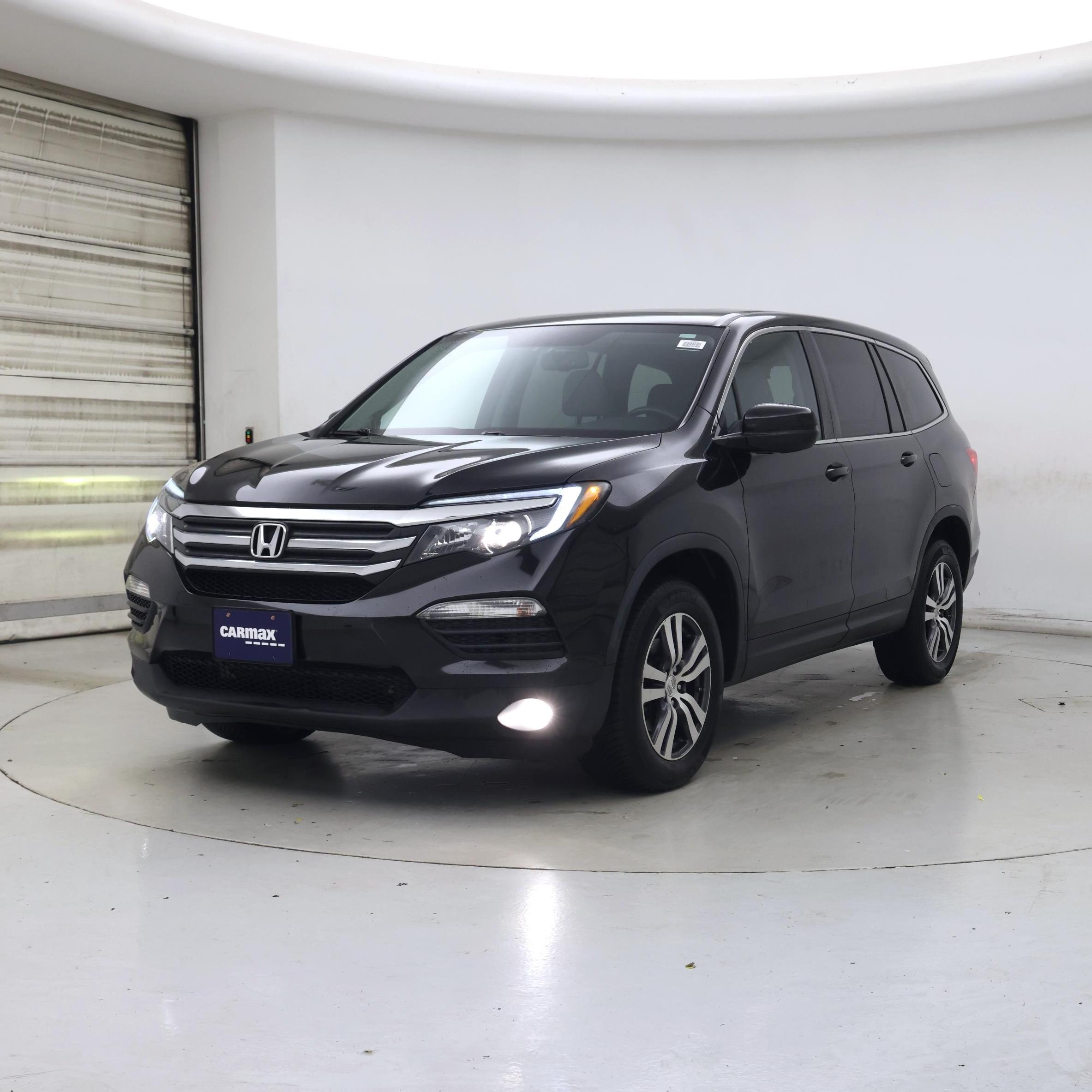 Thumbnail: 2017 Honda Pilot - 4