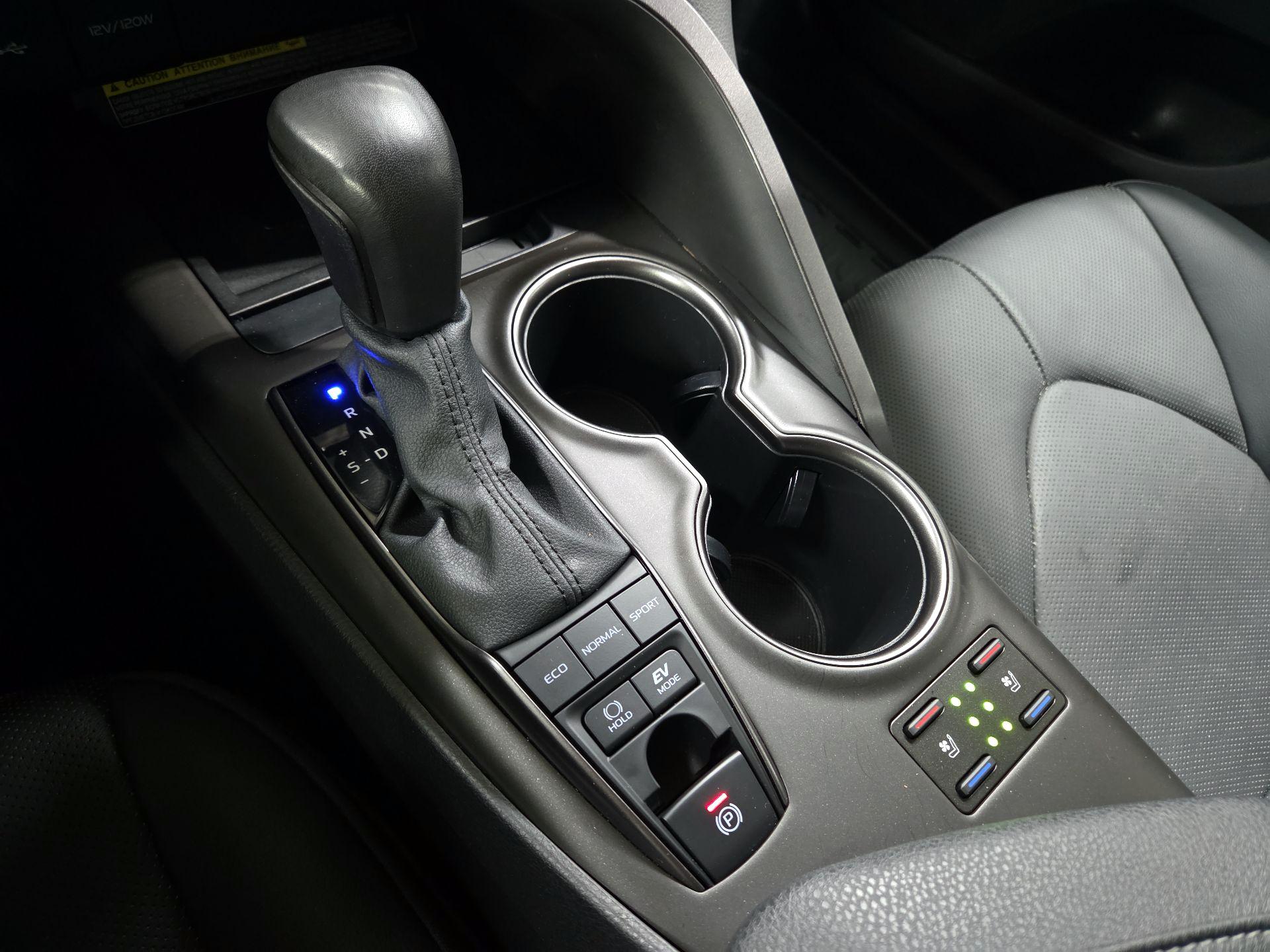 Thumbnail: 2021 Toyota Camry - 18