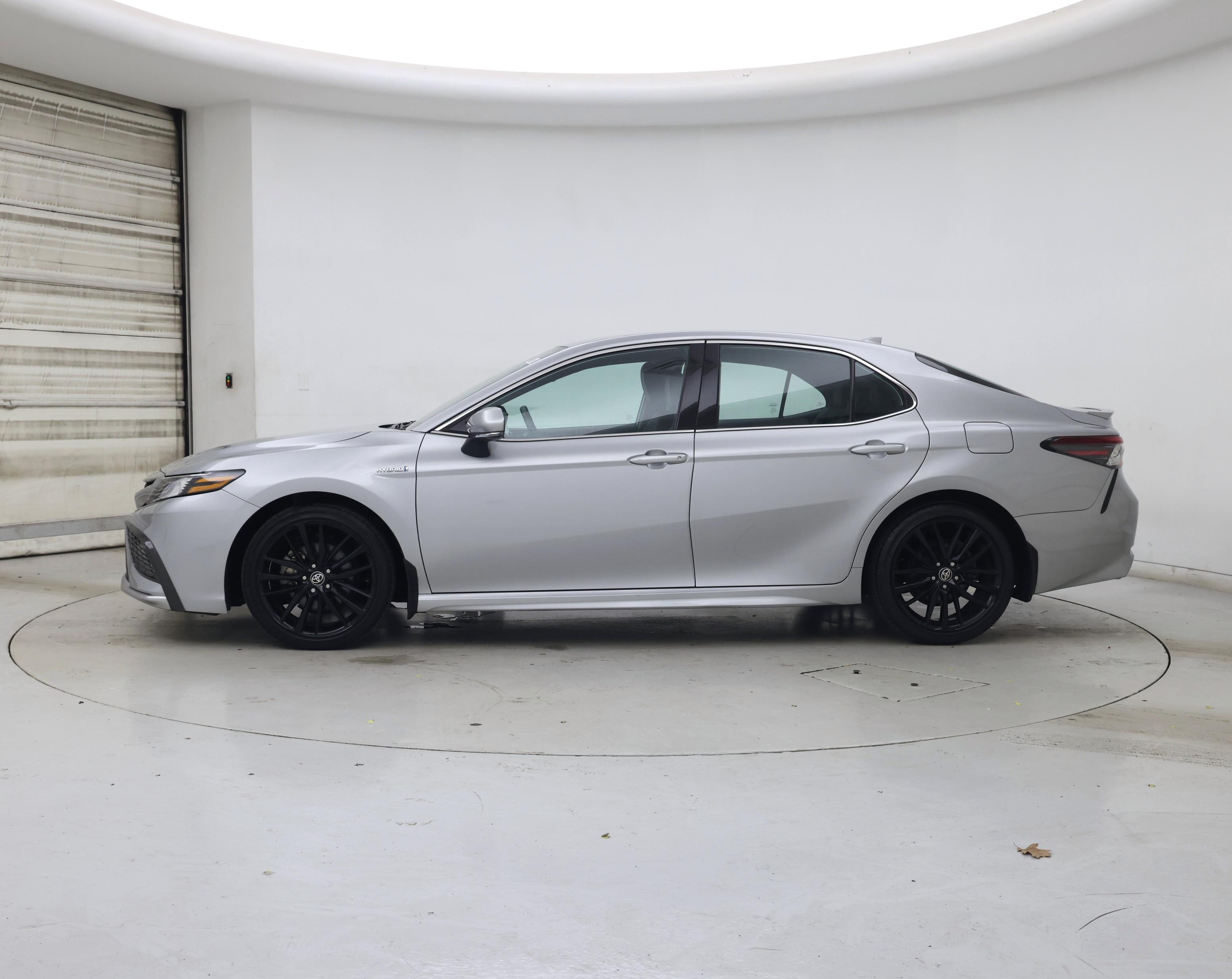 Thumbnail: 2021 Toyota Camry - 3
