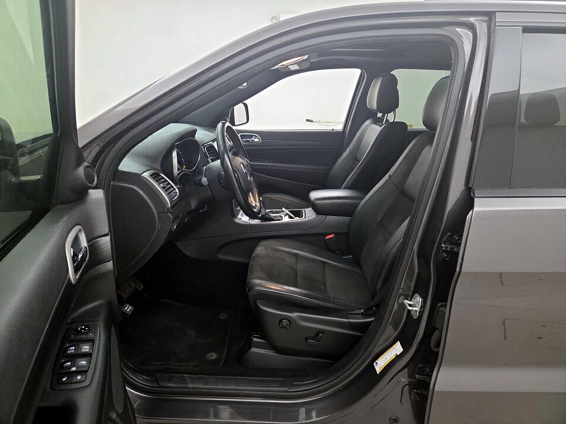 Thumbnail: 2019 Jeep Grand Cherokee - 11