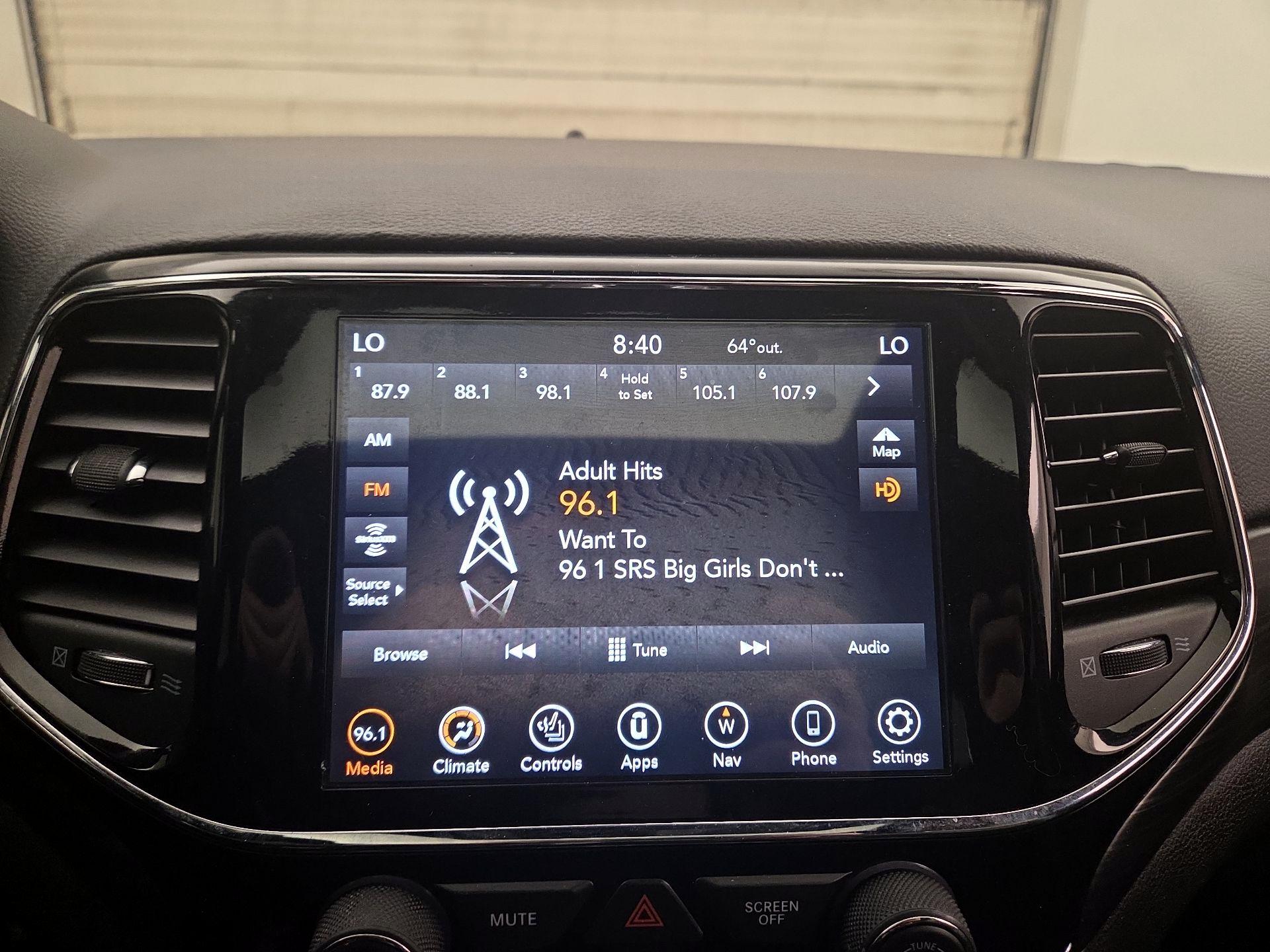 Thumbnail: 2019 Jeep Grand Cherokee - 15