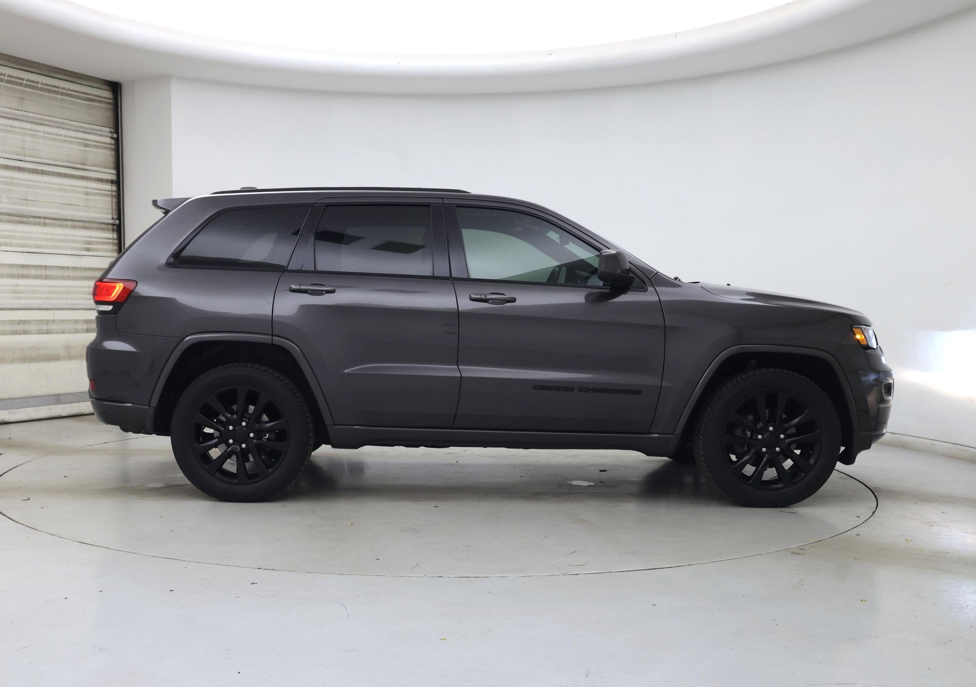 Thumbnail: 2019 Jeep Grand Cherokee - 7