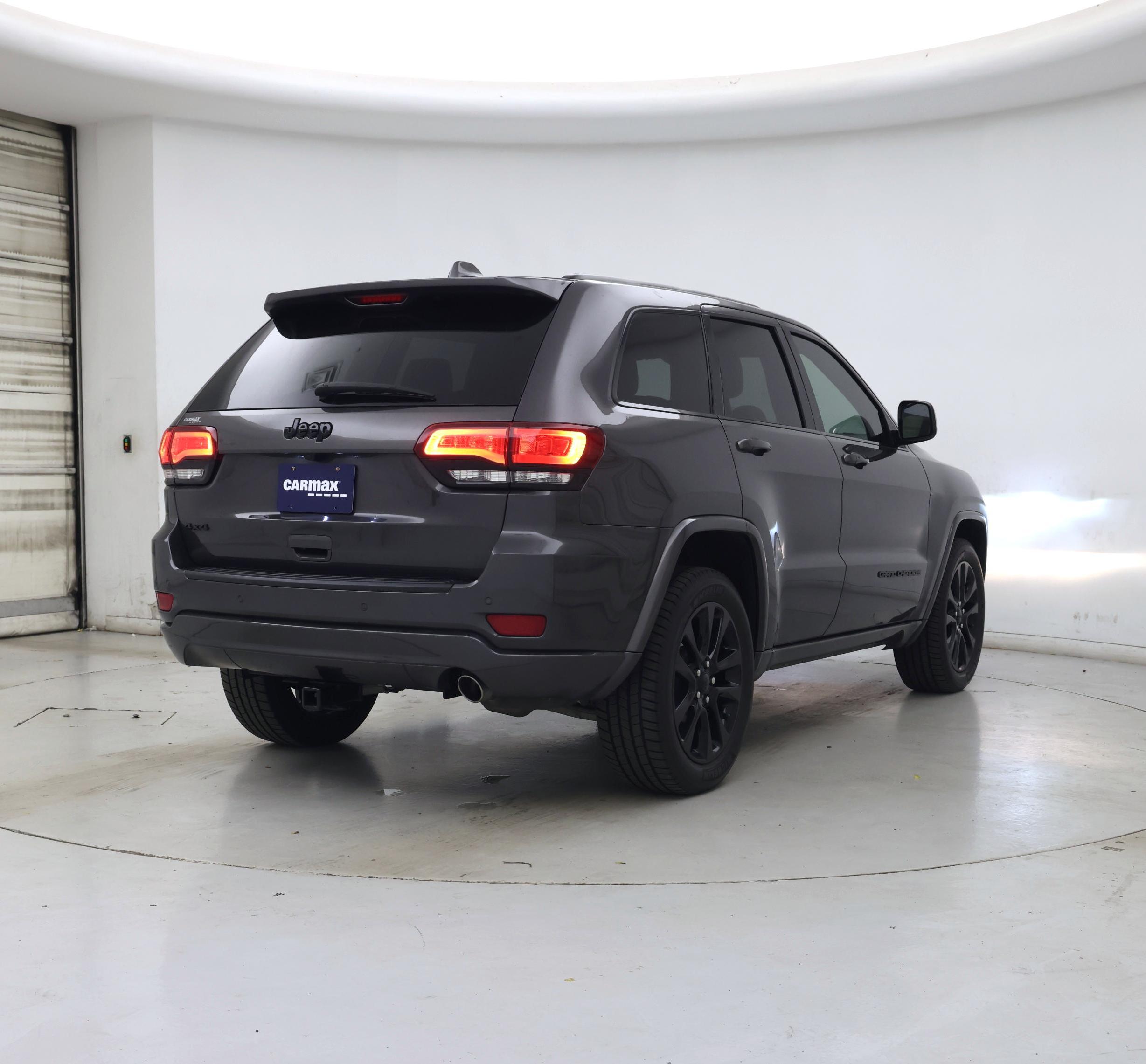 Thumbnail: 2019 Jeep Grand Cherokee - 8