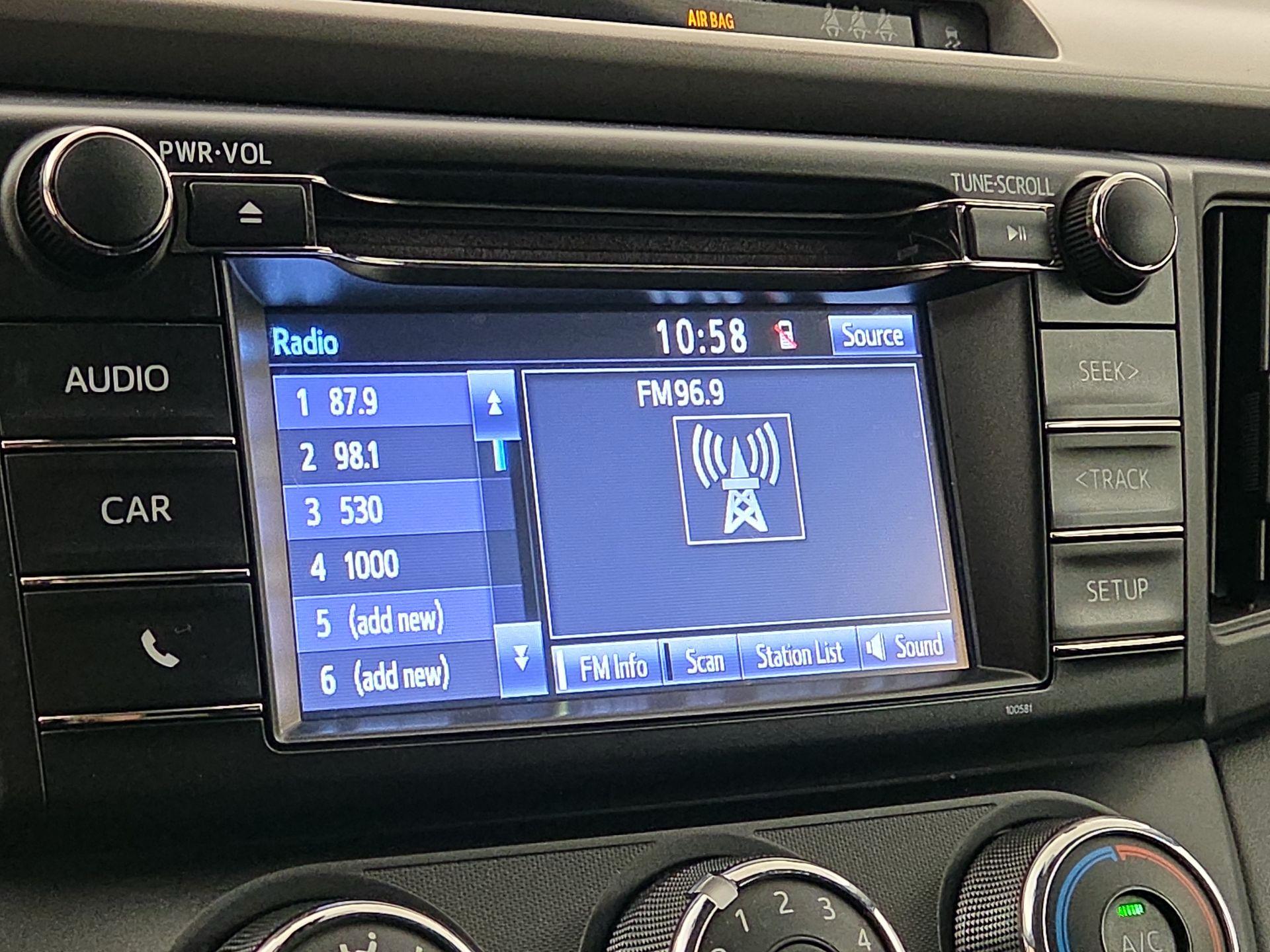 Thumbnail: 2018 Toyota RAV4 - 15