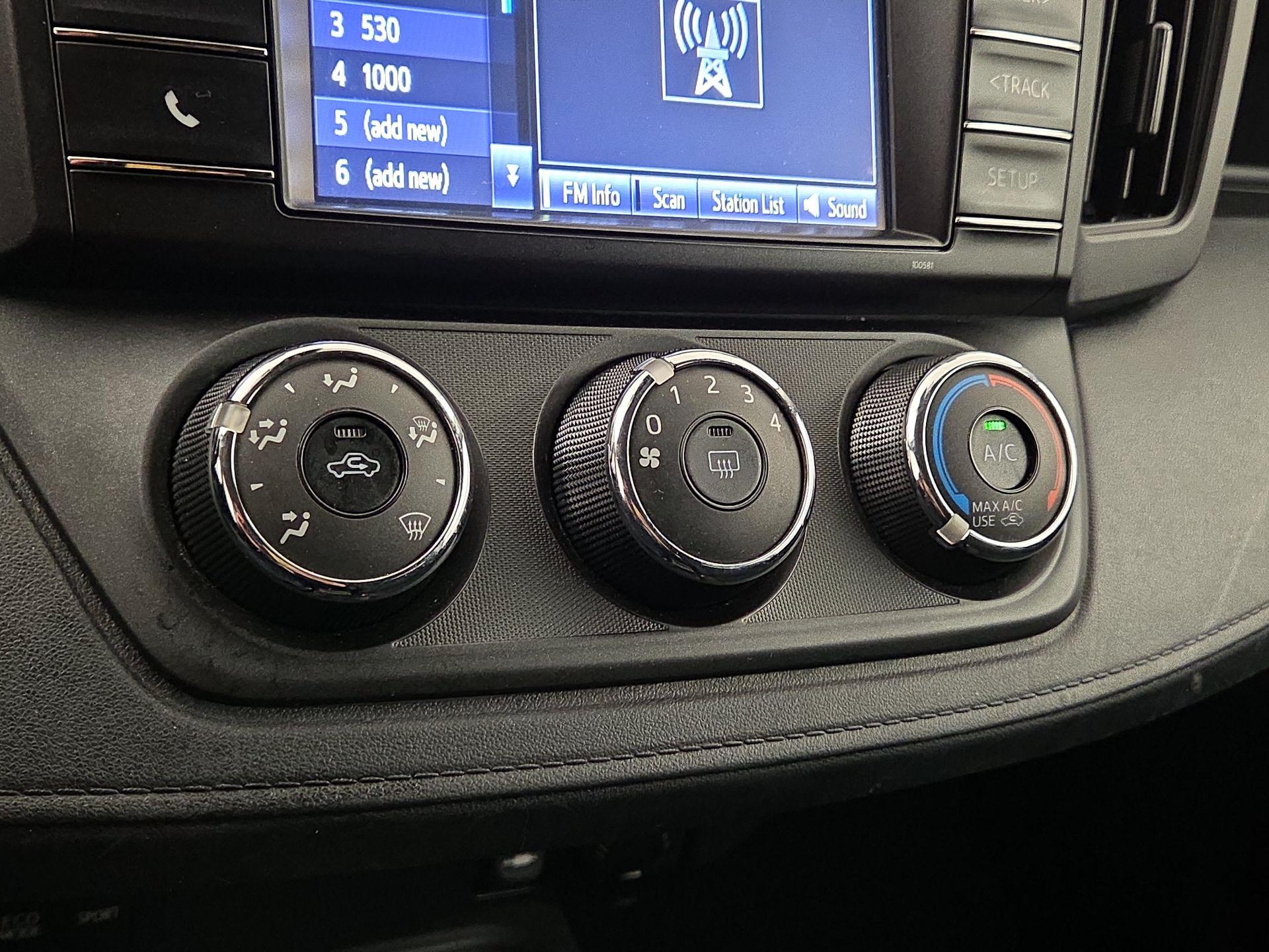 Thumbnail: 2018 Toyota RAV4 - 16