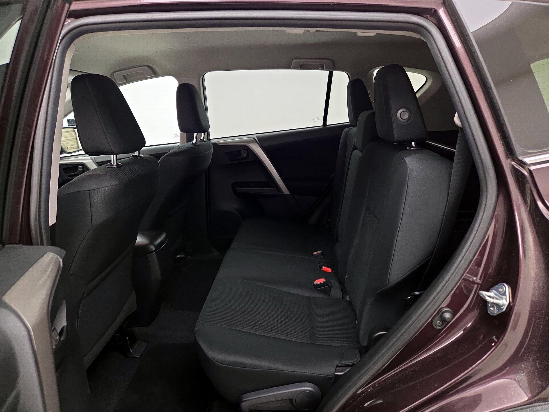 Thumbnail: 2018 Toyota RAV4 - 19