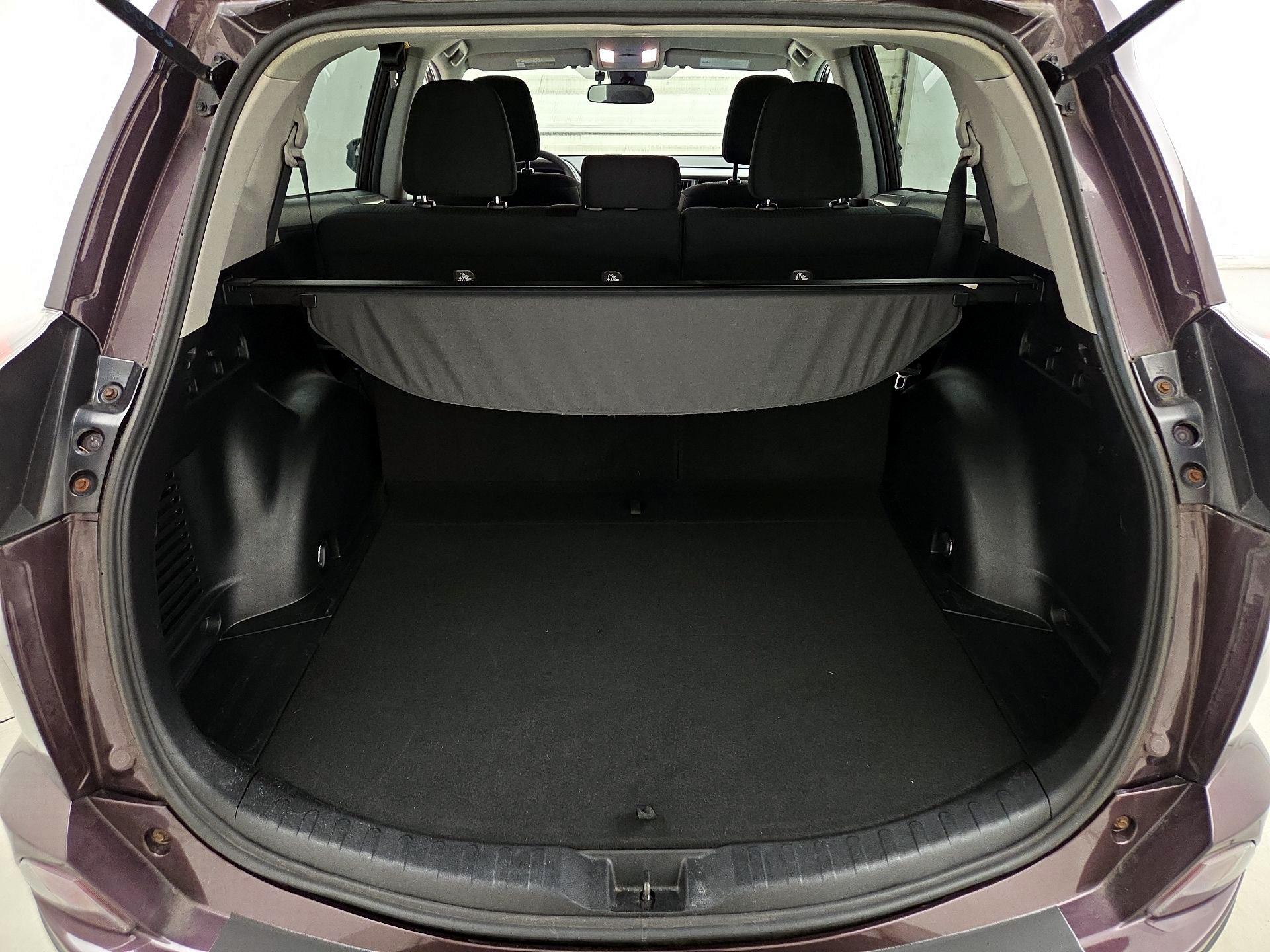 Thumbnail: 2018 Toyota RAV4 - 20