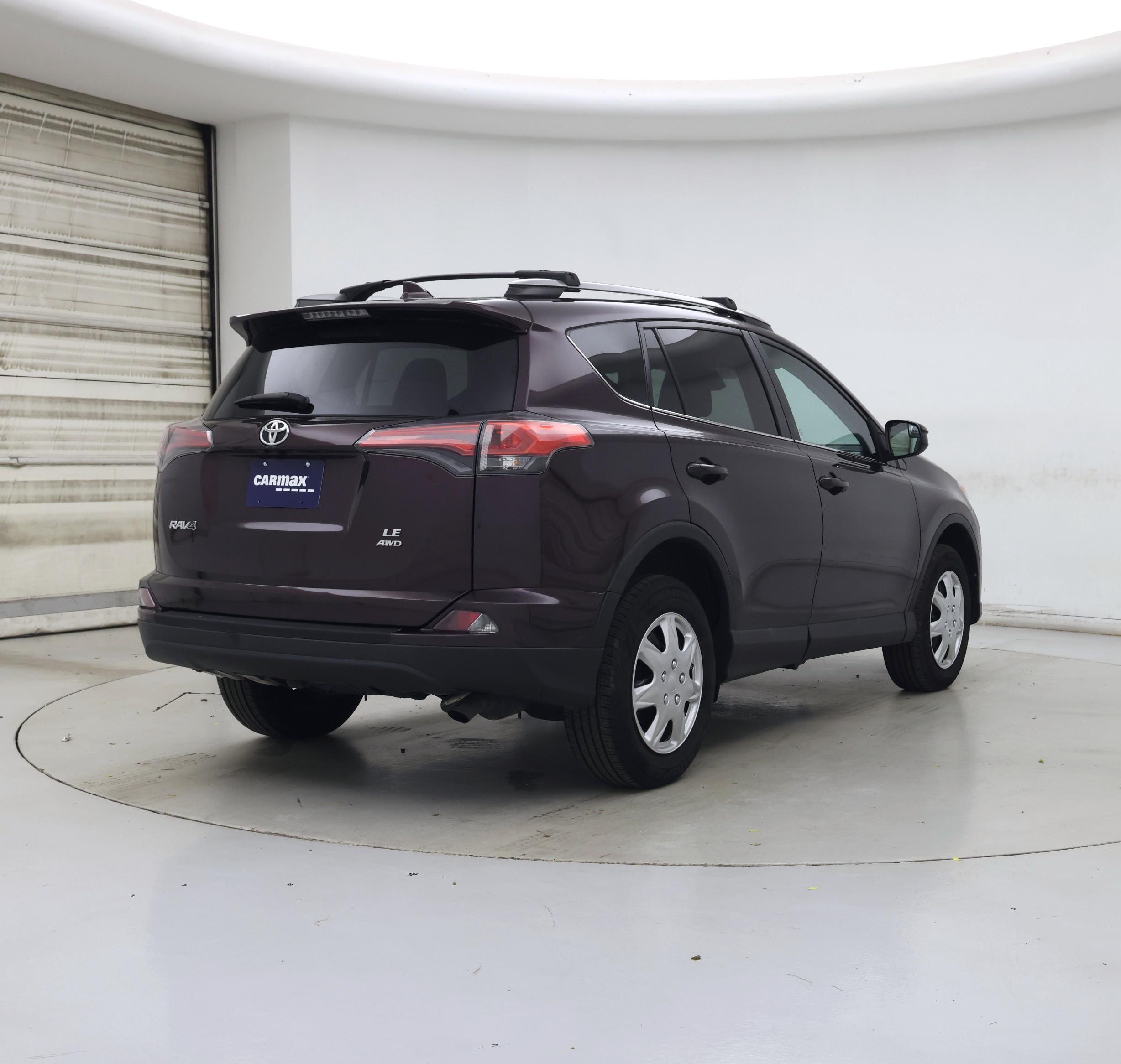 Thumbnail: 2018 Toyota RAV4 - 8