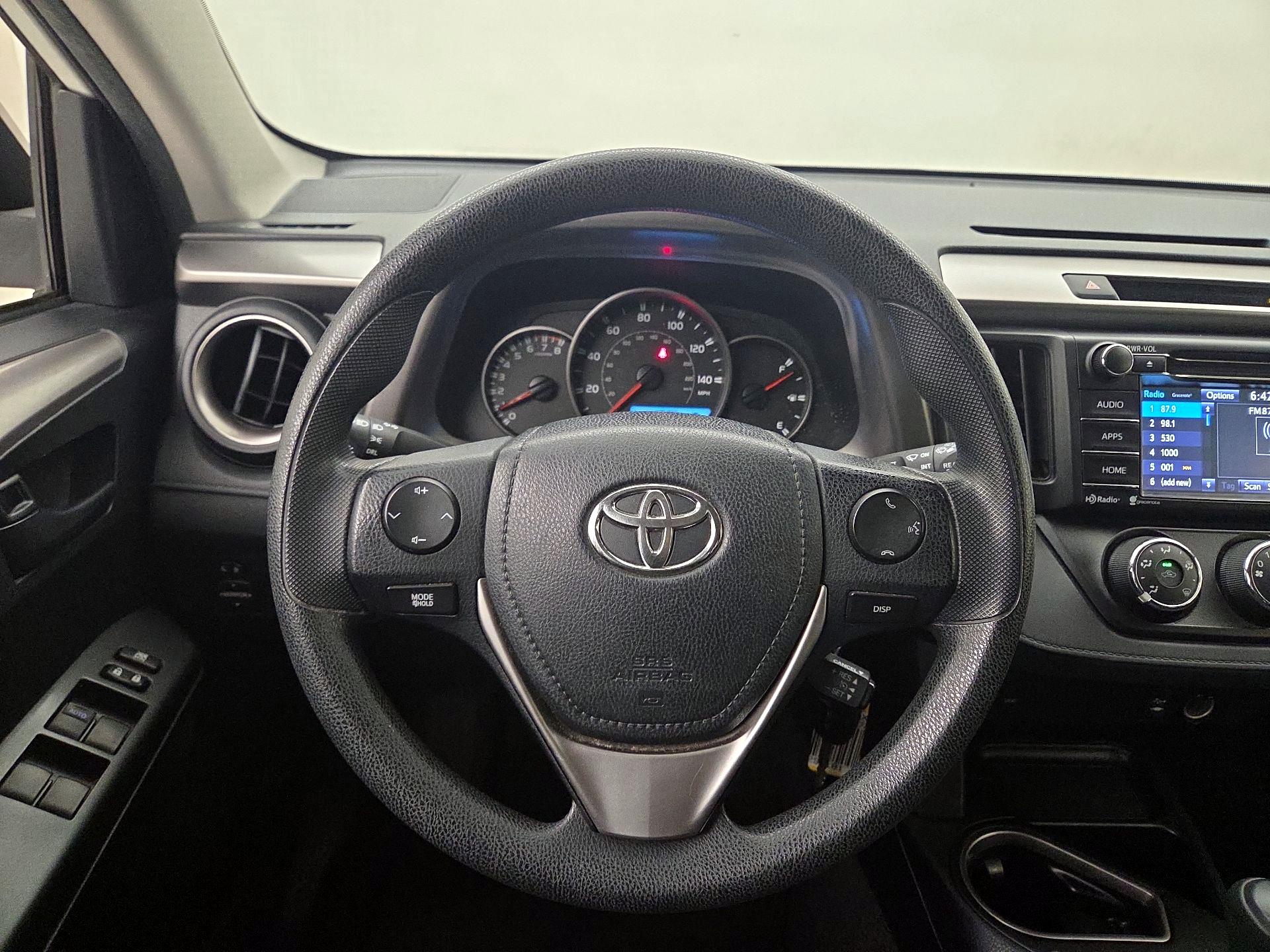 Thumbnail: 2016 Toyota RAV4 - 10