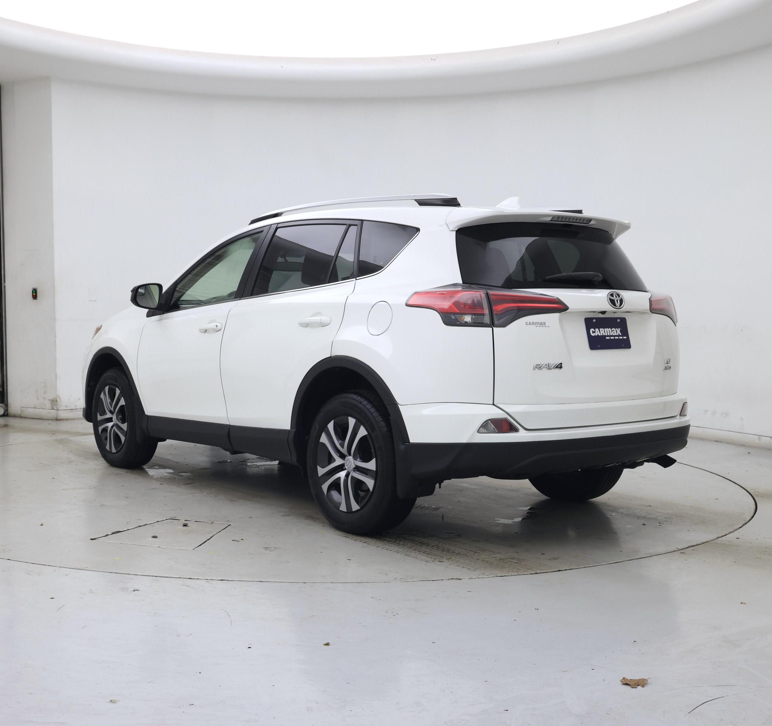 Thumbnail: 2016 Toyota RAV4 - 2
