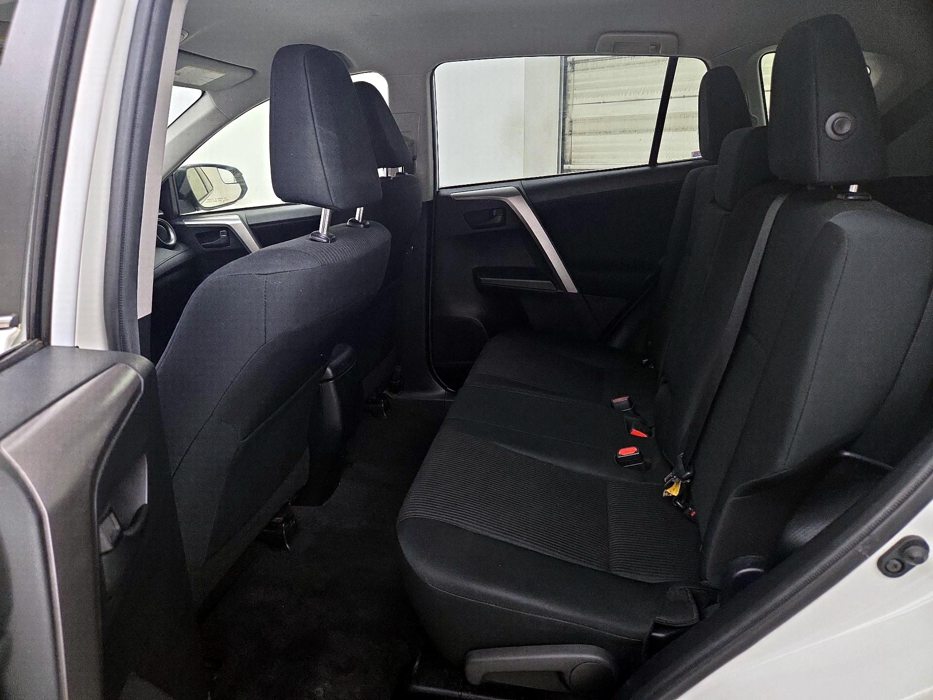 Thumbnail: 2016 Toyota RAV4 - 19