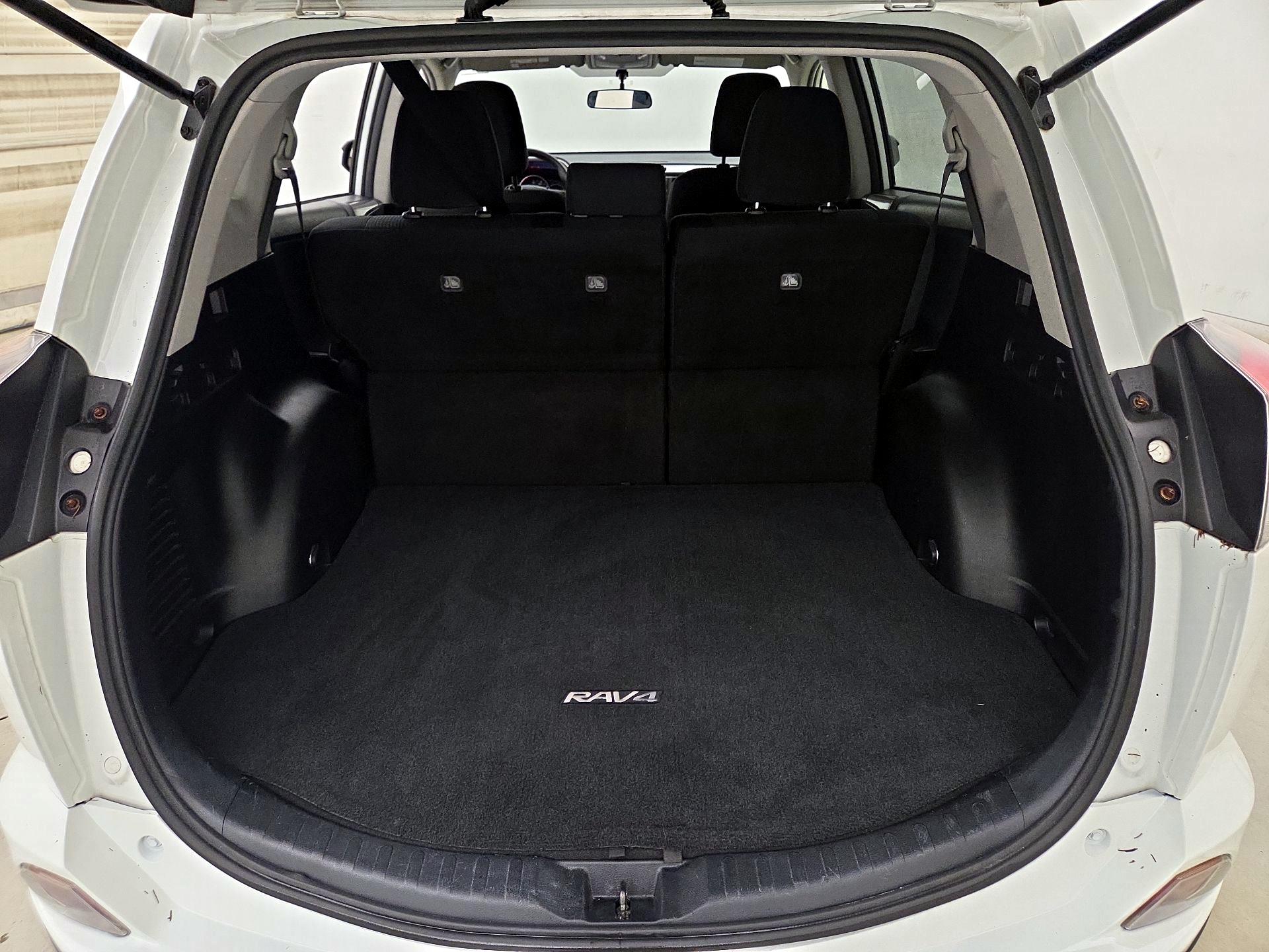 Thumbnail: 2016 Toyota RAV4 - 20