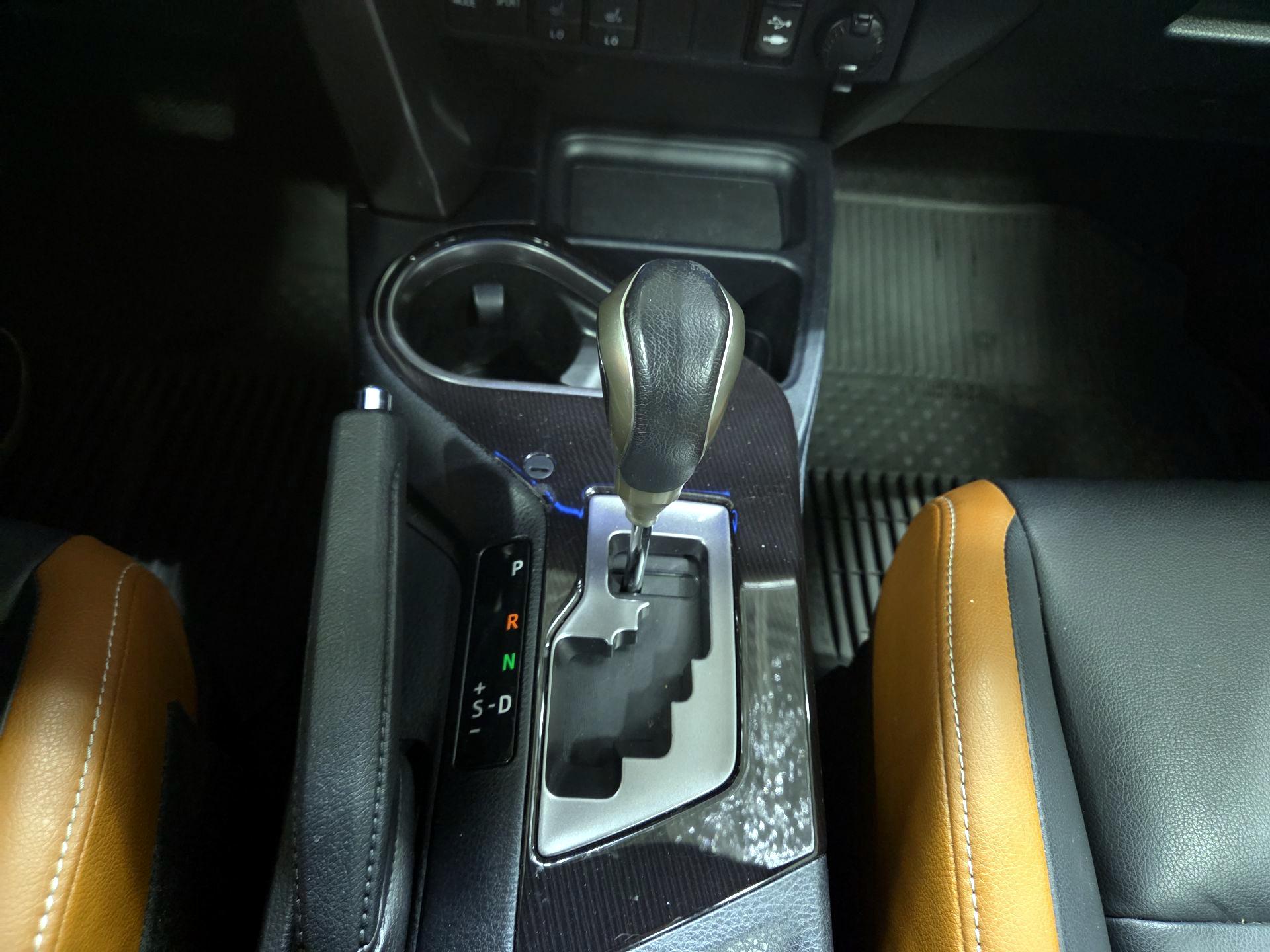 Thumbnail: 2016 Toyota RAV4 - 17