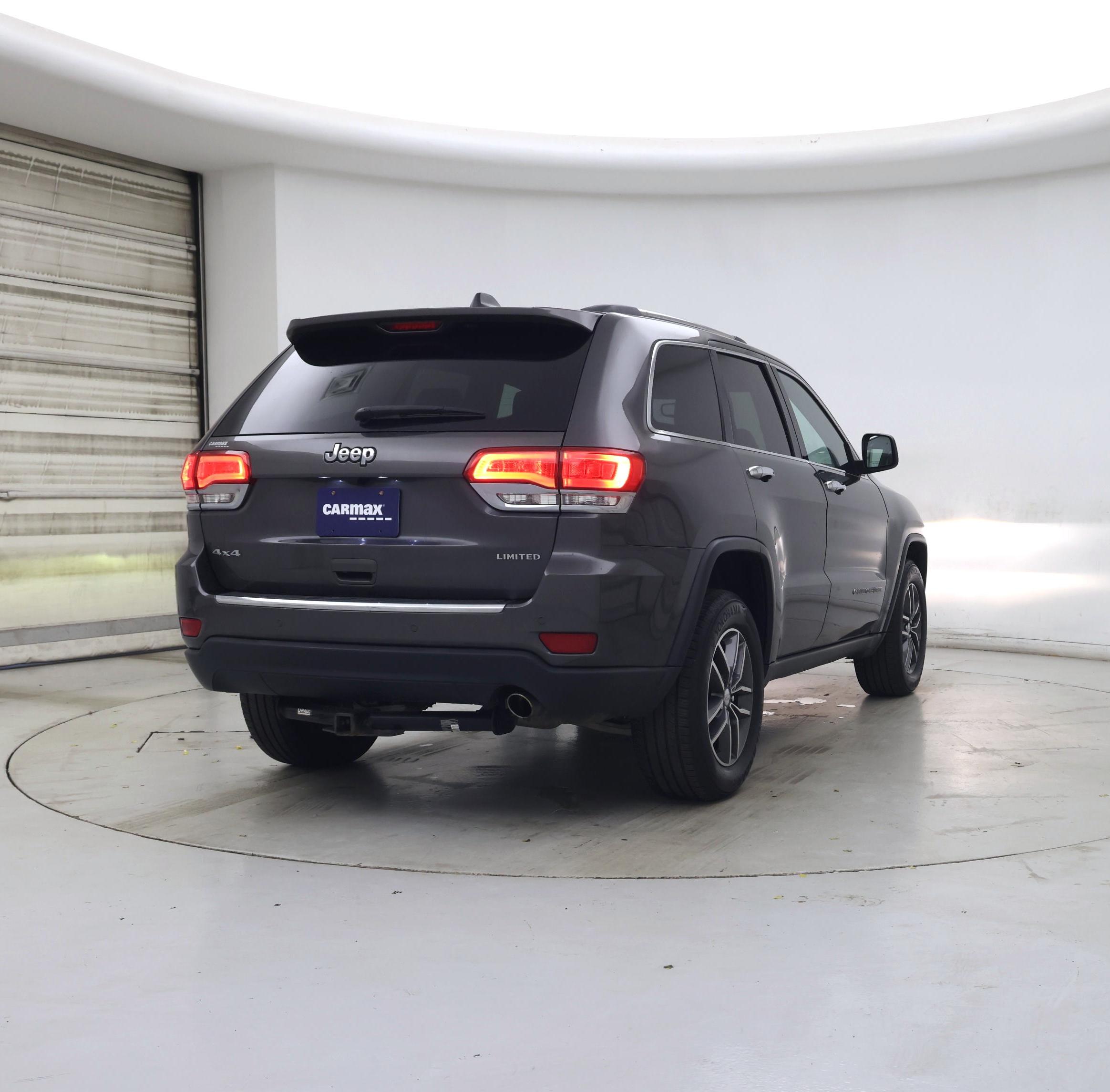 Thumbnail: 2017 Jeep Grand Cherokee - 8