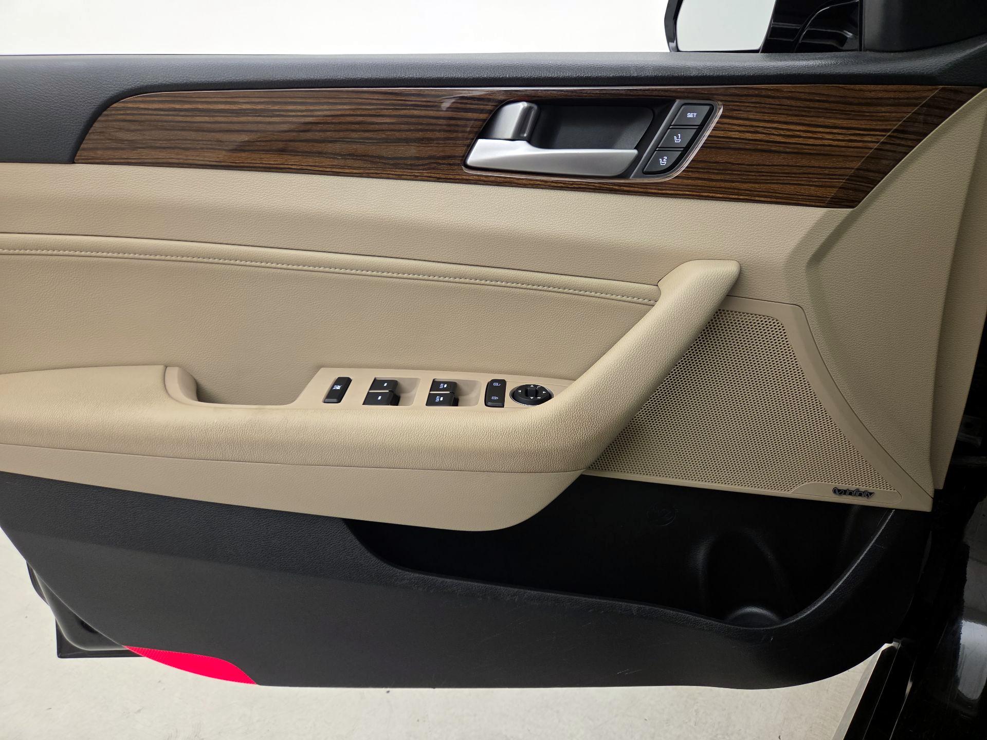 Thumbnail: 2016 Hyundai Sonata - 12