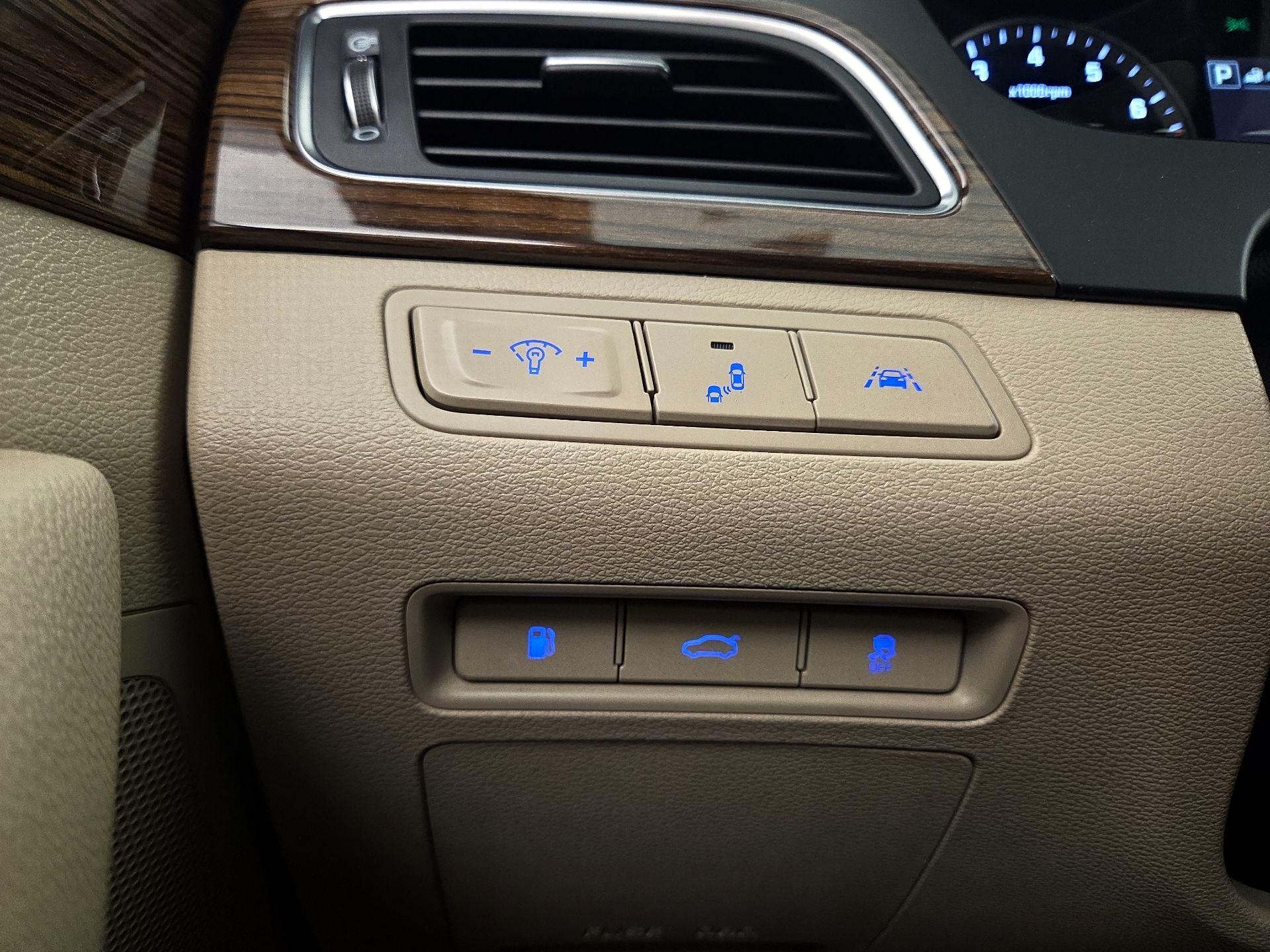 Thumbnail: 2016 Hyundai Sonata - 13