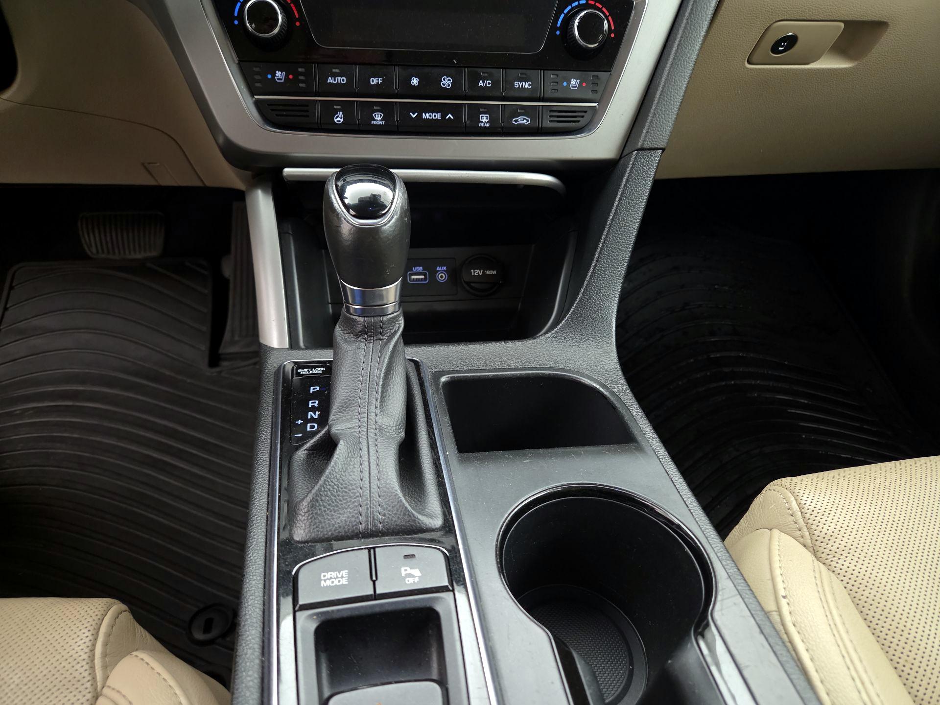Thumbnail: 2016 Hyundai Sonata - 18