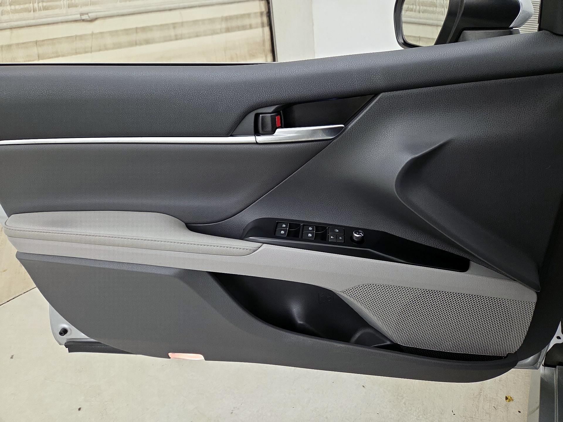 Thumbnail: 2020 Toyota Camry - 12