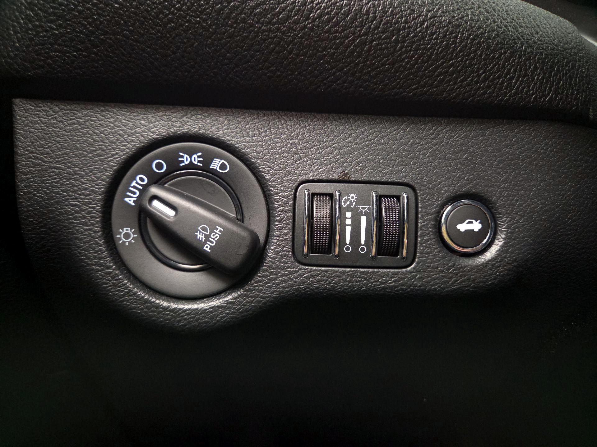 Thumbnail: 2016 Dodge Challenger - 13