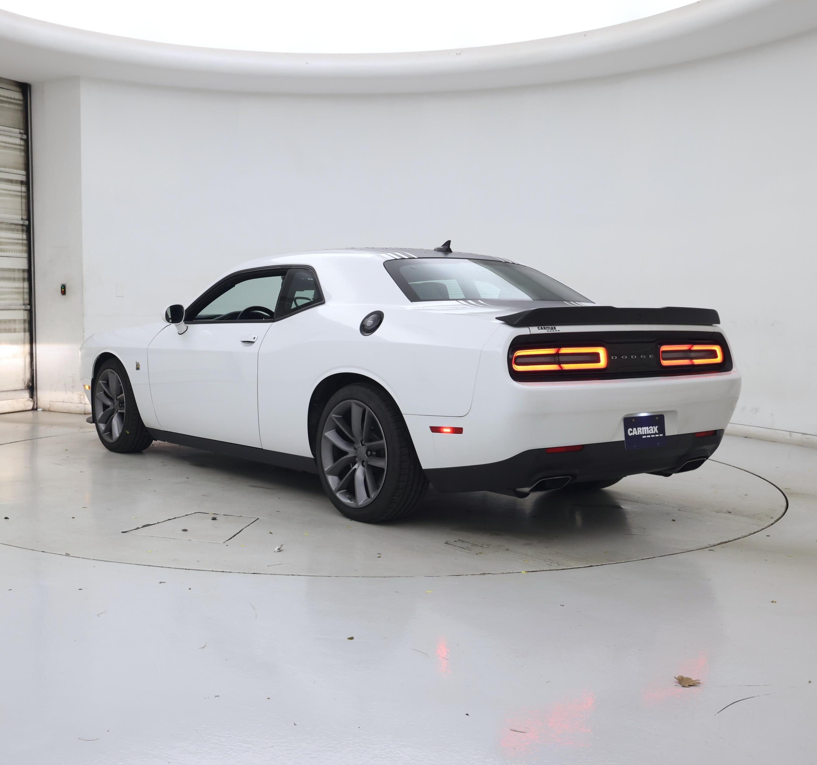 Thumbnail: 2016 Dodge Challenger - 2