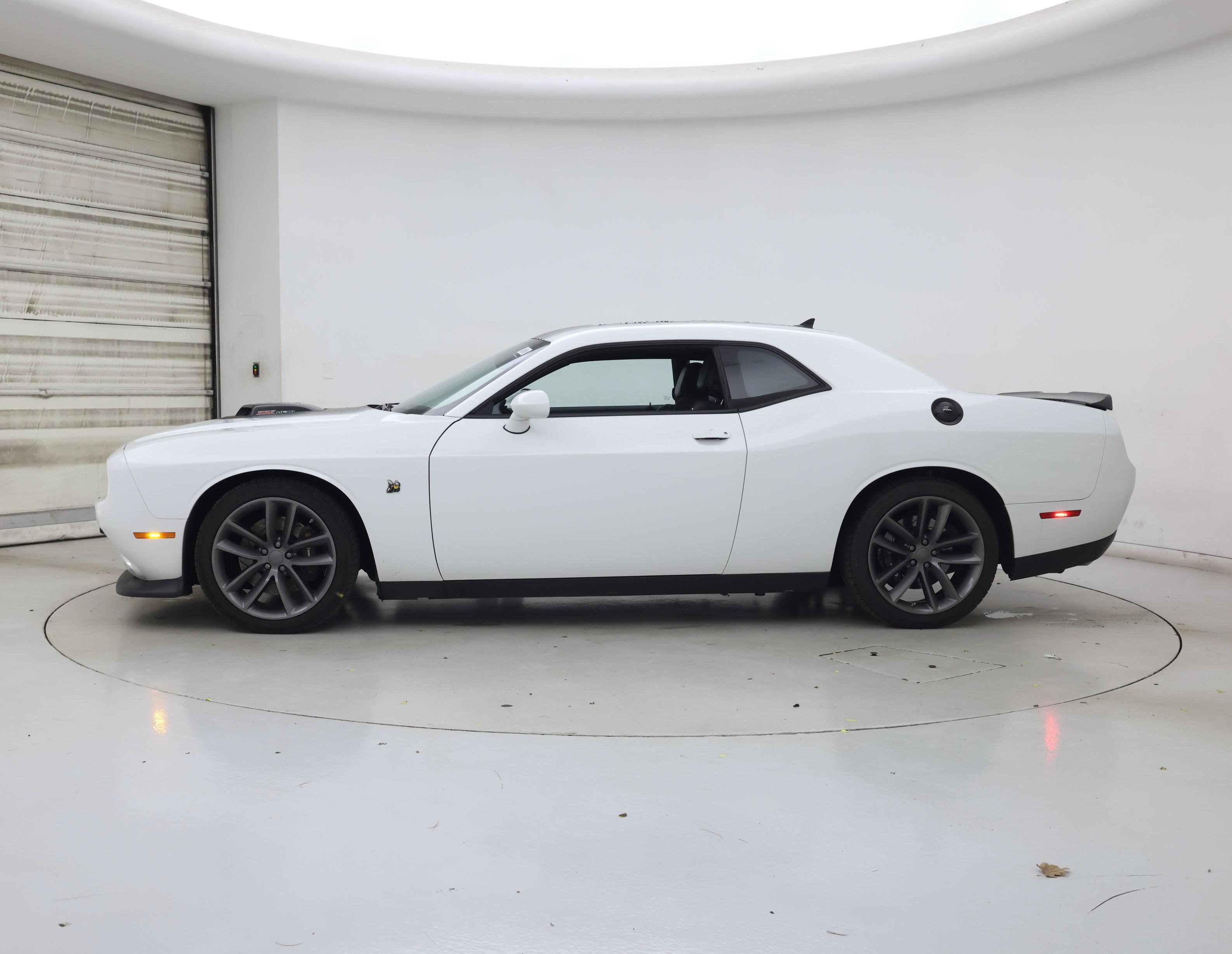 Thumbnail: 2016 Dodge Challenger - 3