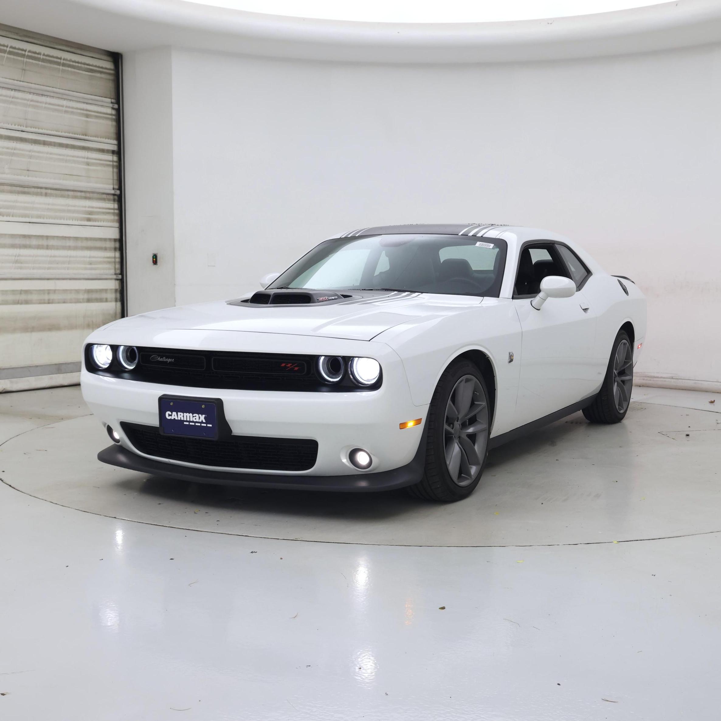 Thumbnail: 2016 Dodge Challenger - 4