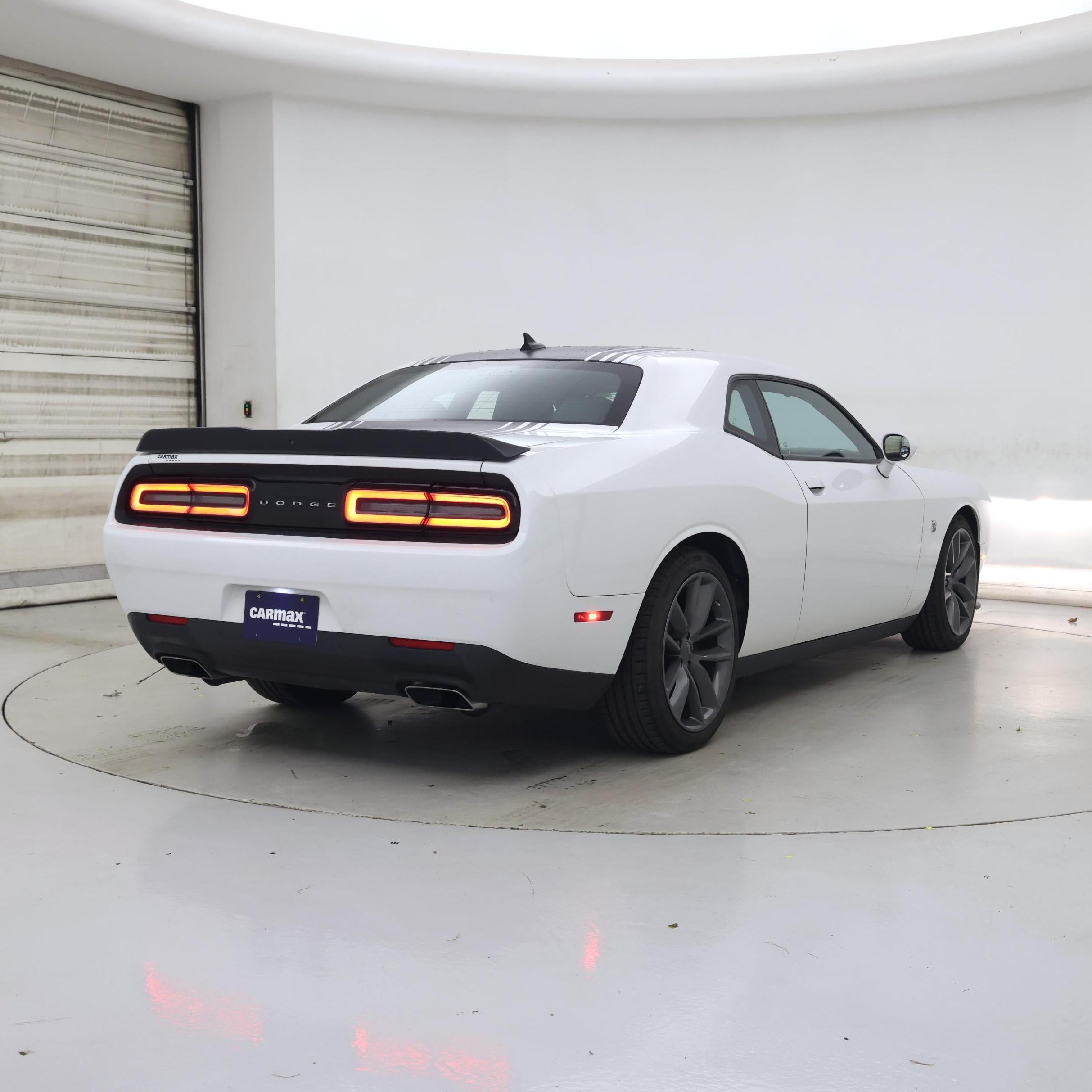 Thumbnail: 2016 Dodge Challenger - 8