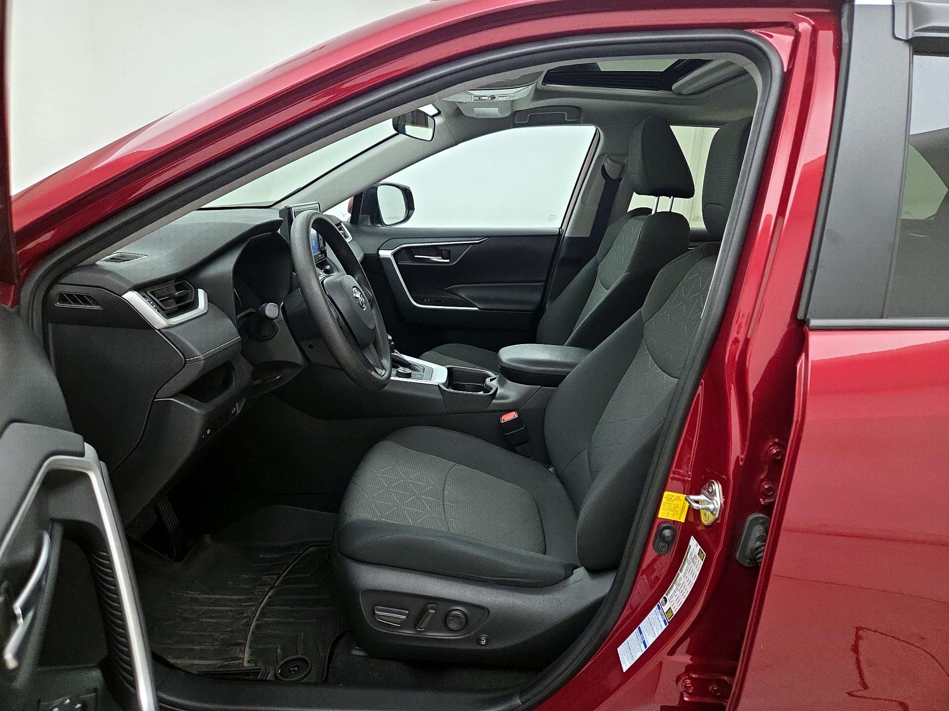 Thumbnail: 2021 Toyota RAV4 - 11