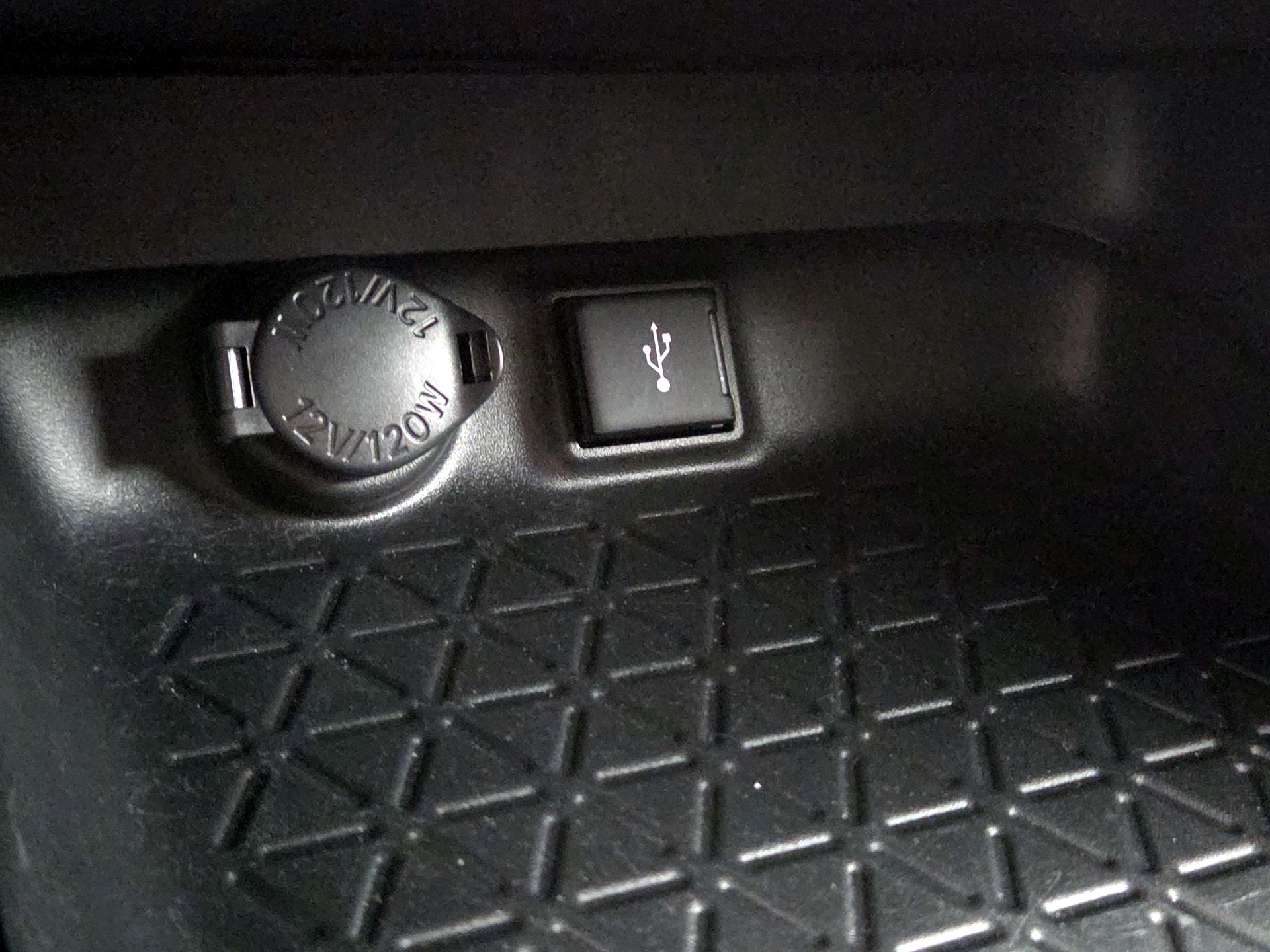 Thumbnail: 2021 Toyota RAV4 - 18