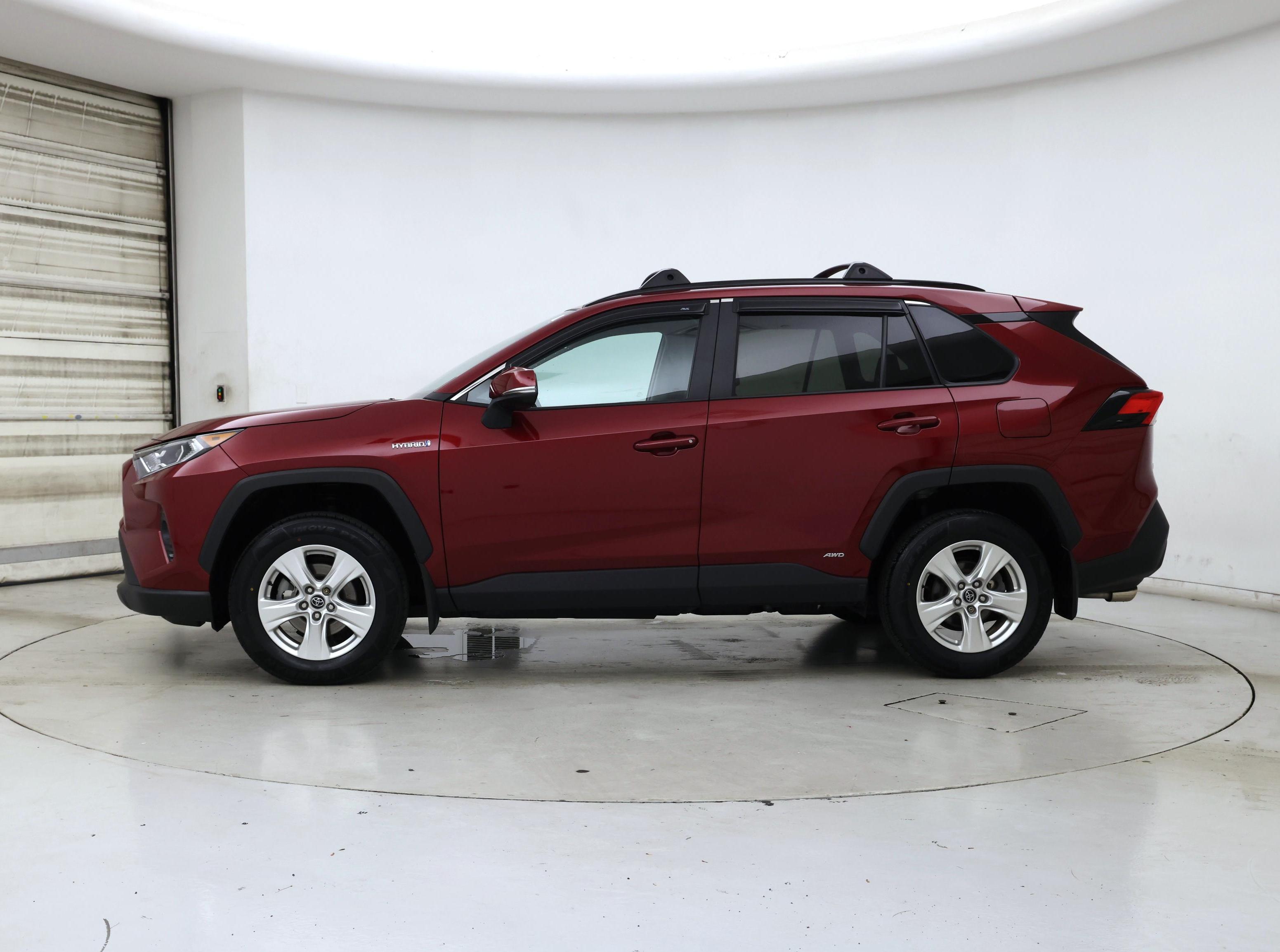 Thumbnail: 2021 Toyota RAV4 - 3