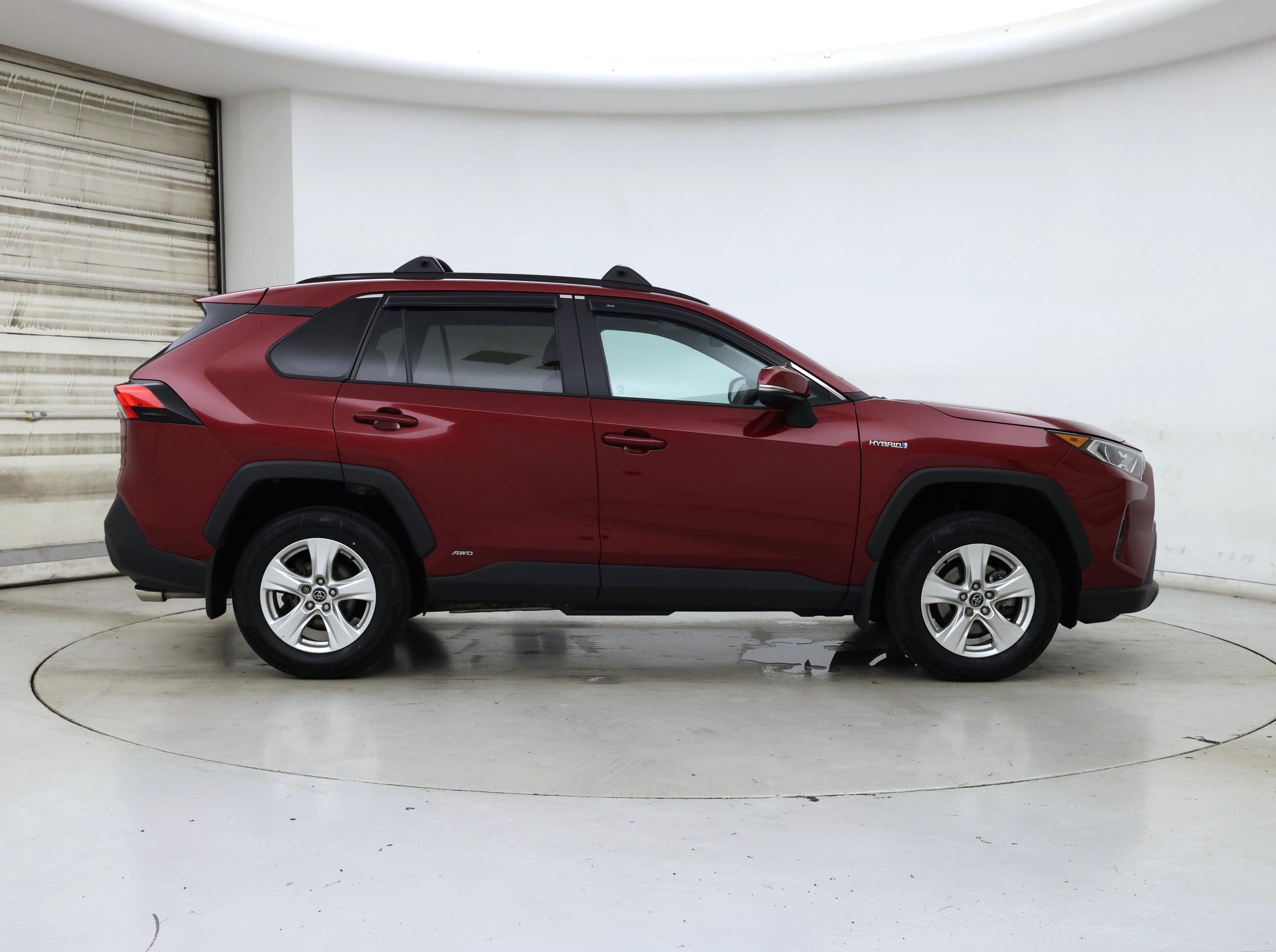 Thumbnail: 2021 Toyota RAV4 - 7