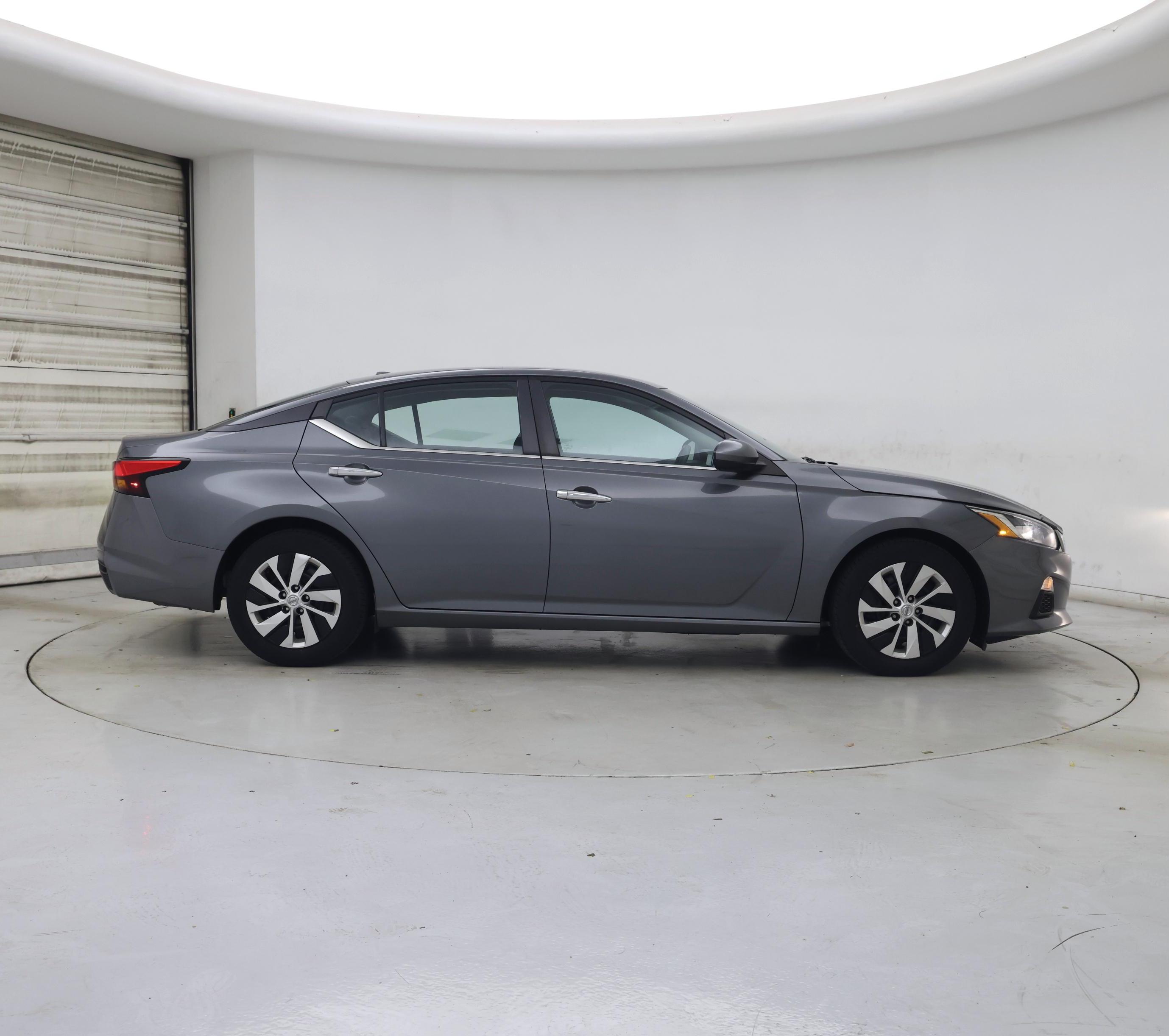 Thumbnail: 2020 Nissan Altima - 7
