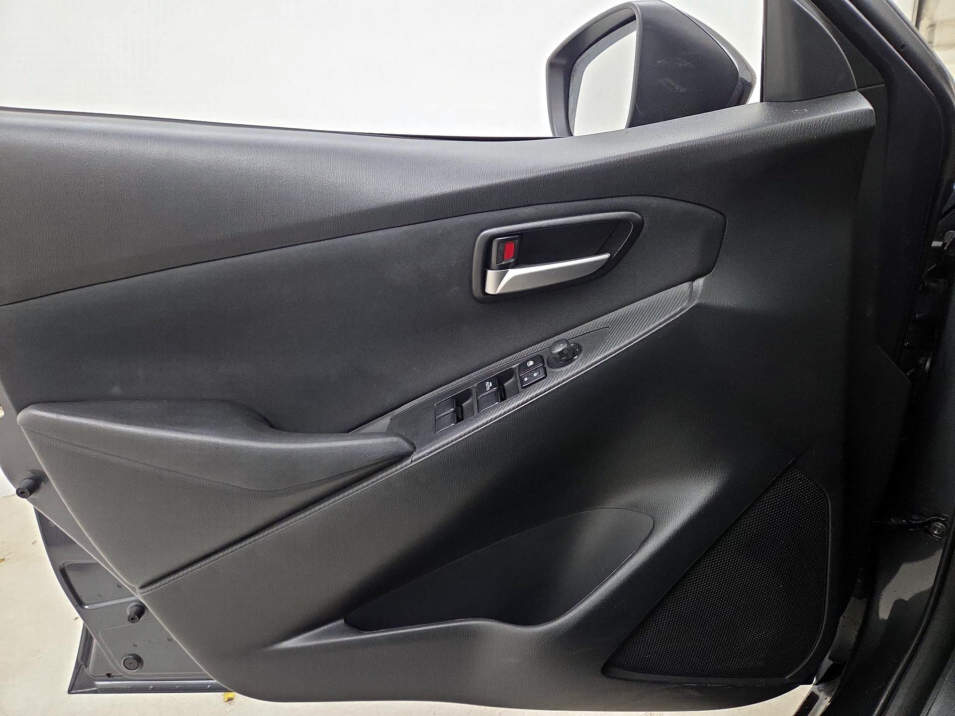 Thumbnail: 2019 Toyota Yaris - 12