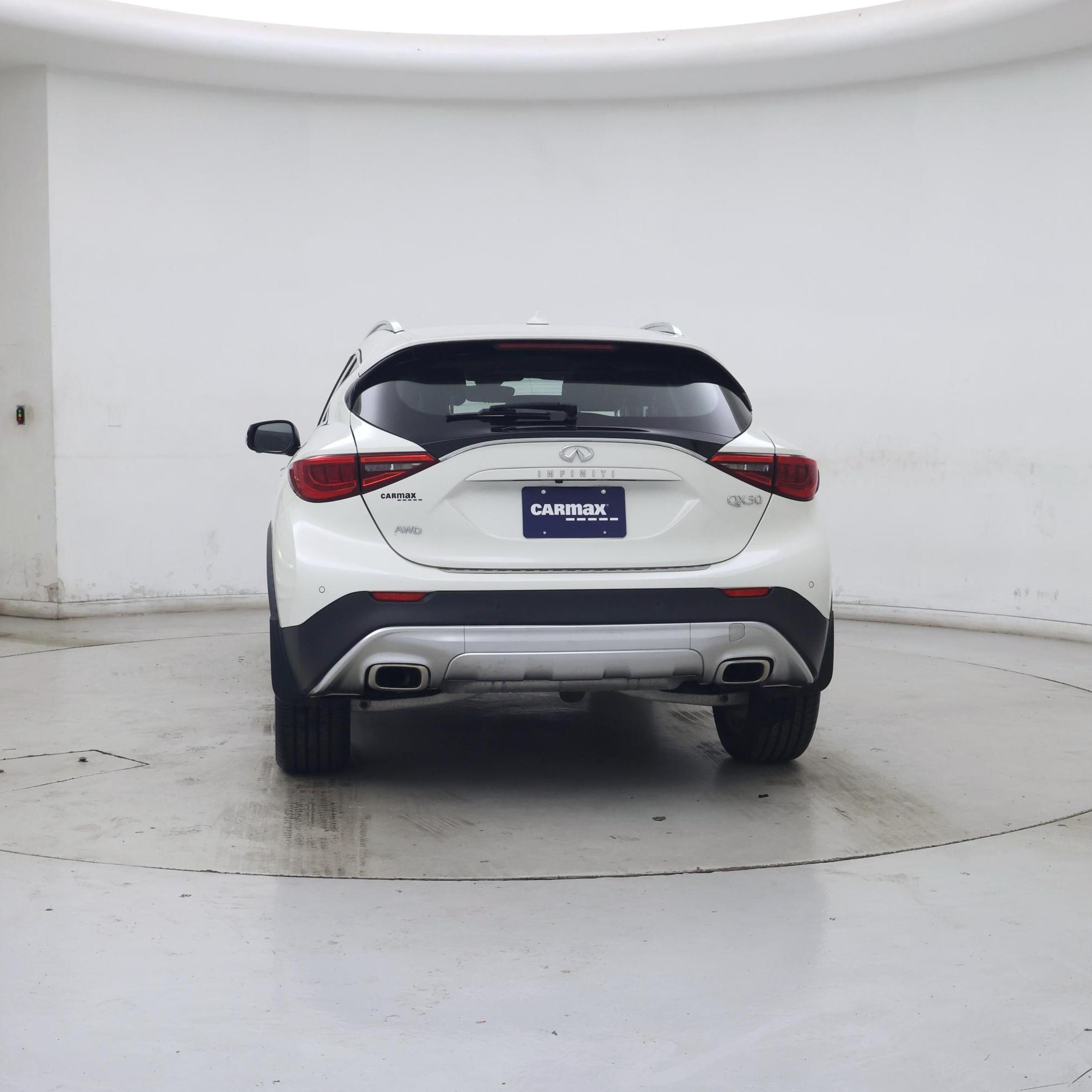 Thumbnail: 2018 INFINITI QX30 - 6