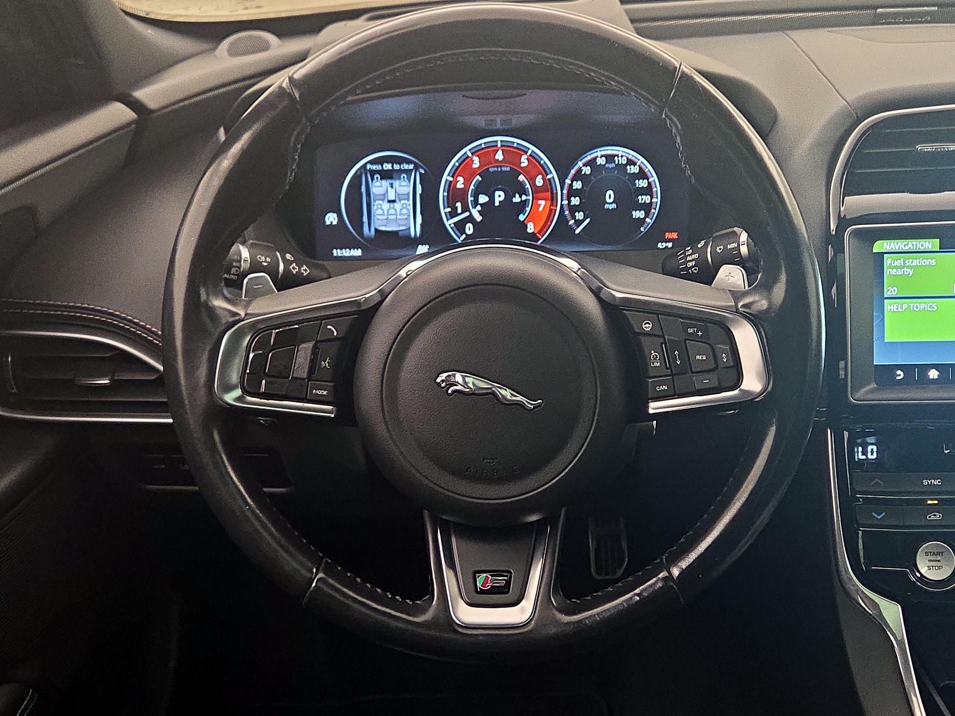Thumbnail: 2018 Jaguar XE - 10