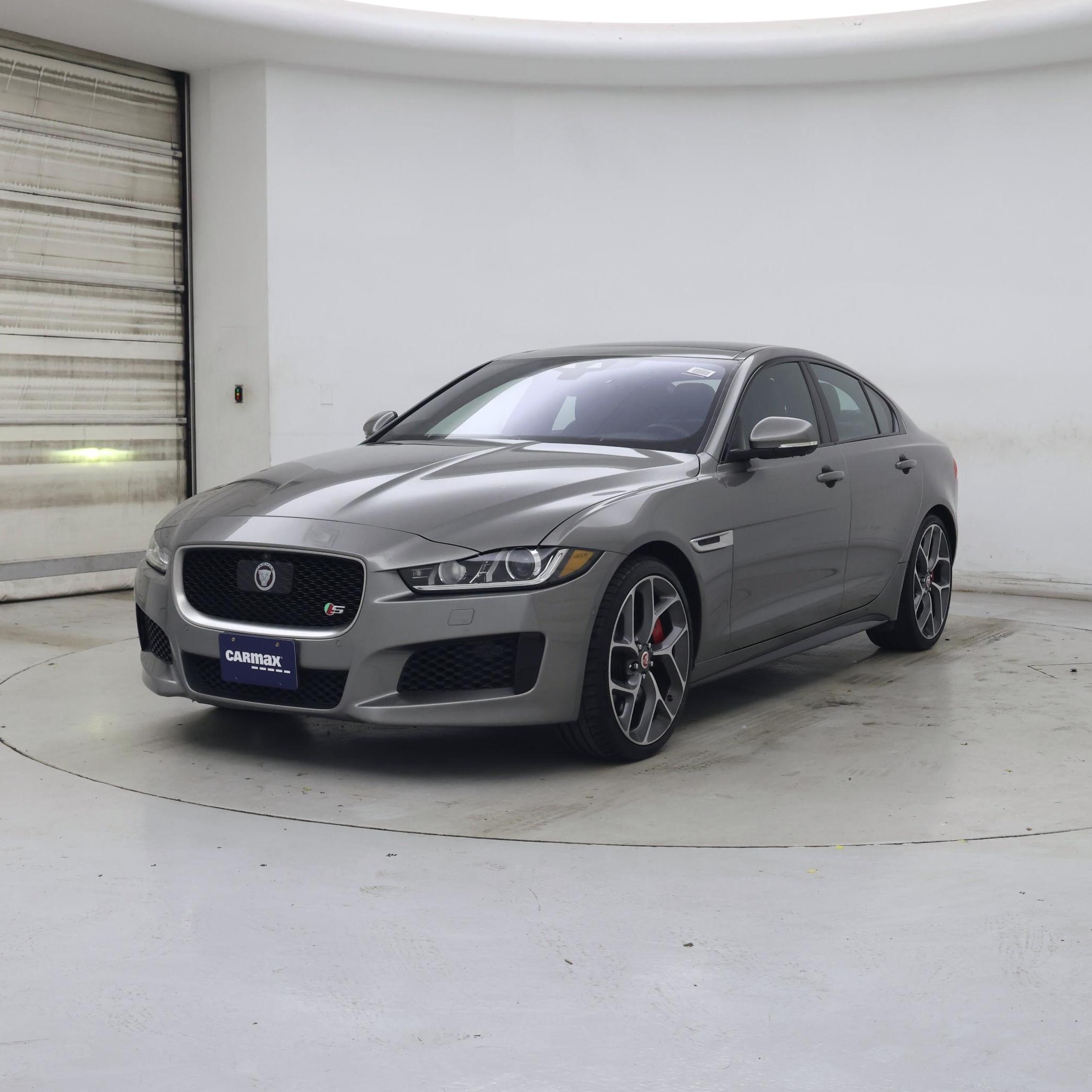 Thumbnail: 2018 Jaguar XE - 4