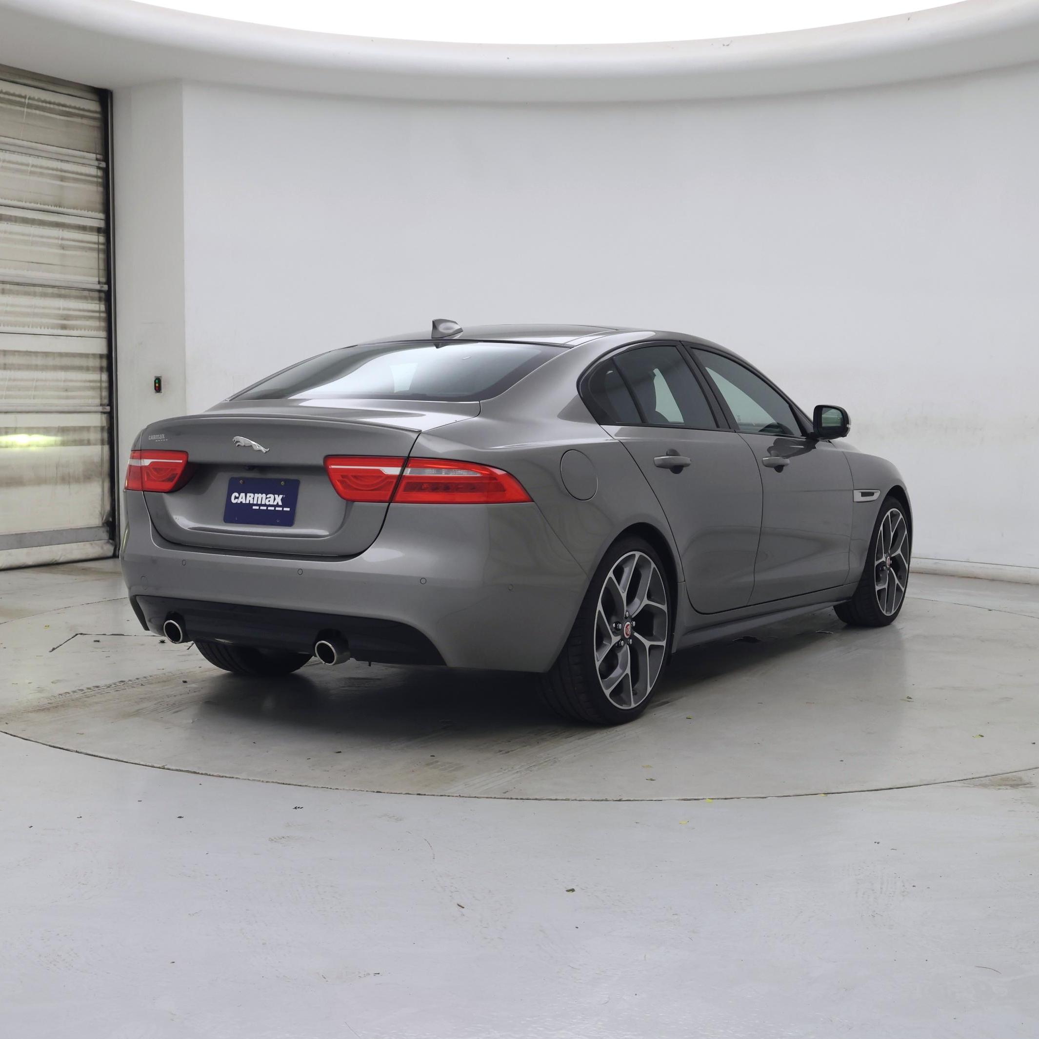 Thumbnail: 2018 Jaguar XE - 8