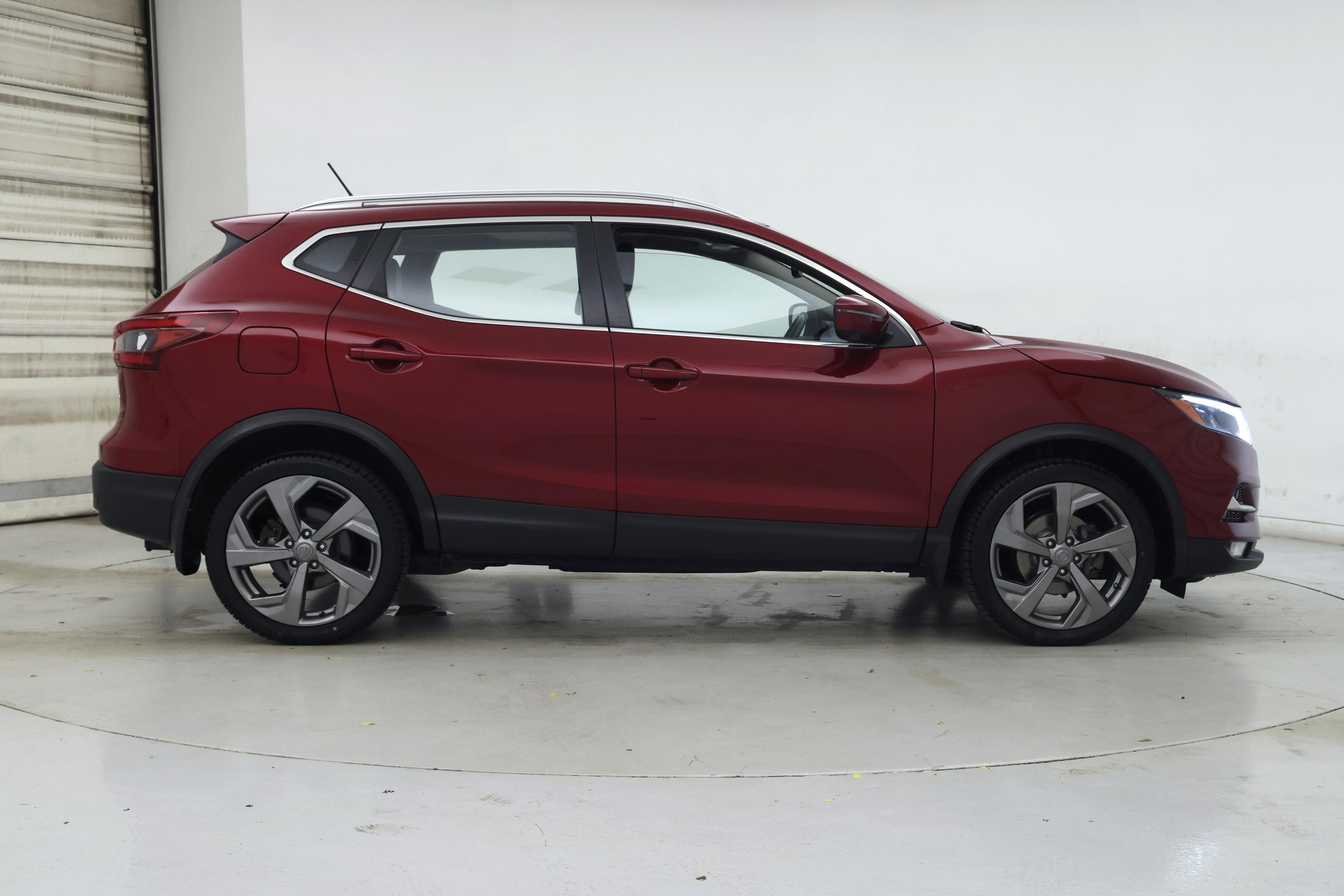 Thumbnail: 2021 Nissan Rogue Sport - 7