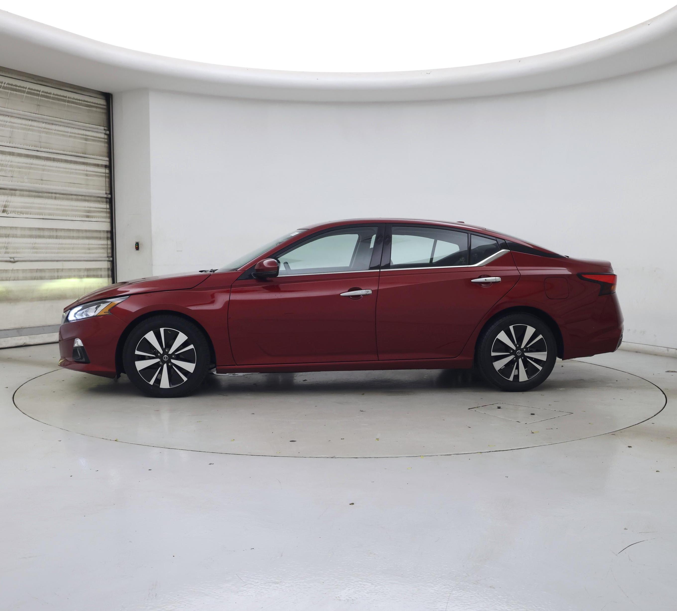 Thumbnail: 2020 Nissan Altima - 3